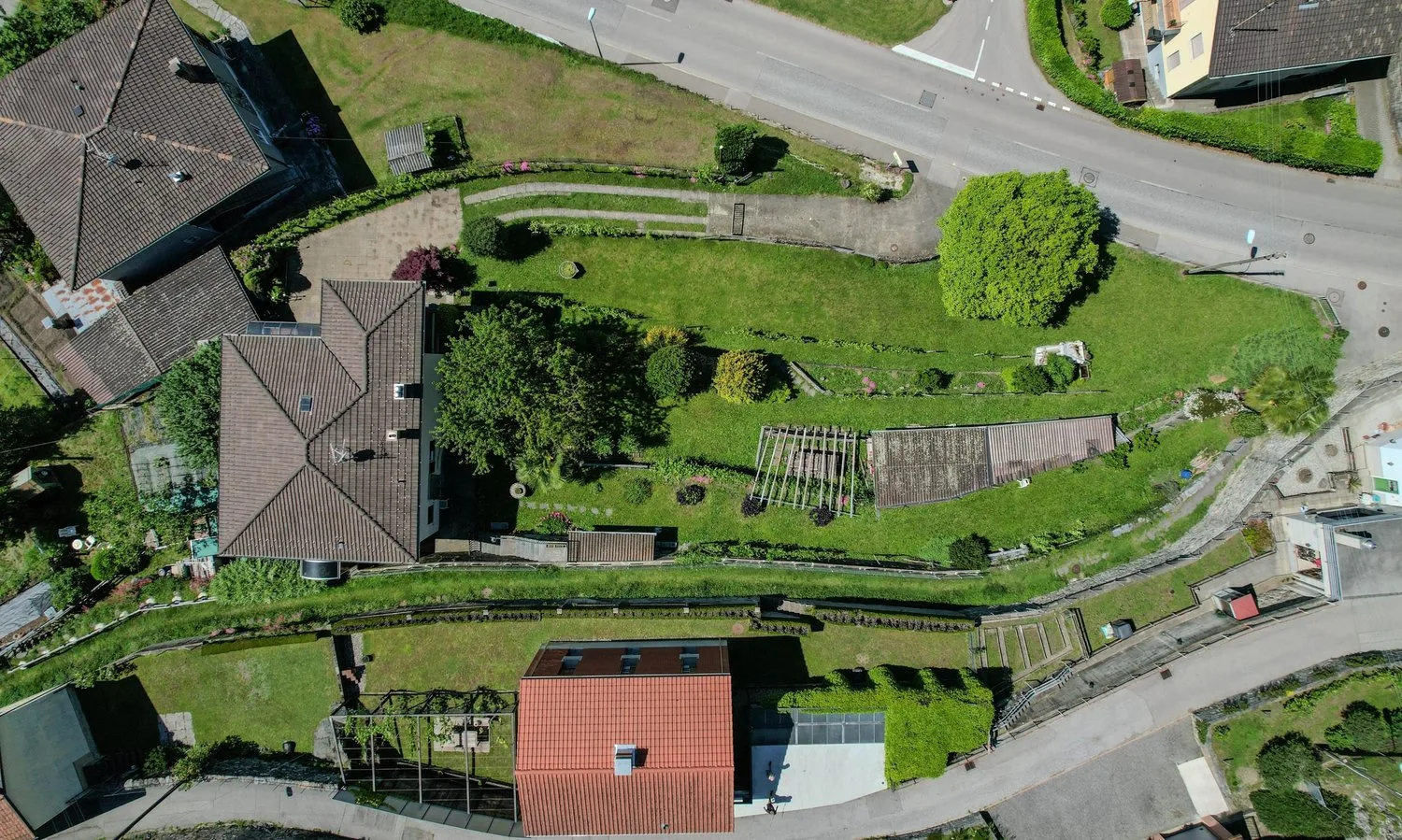 GROßES BAUGRUNDSTÜCK MIT SEEBLICK IN SONVICO