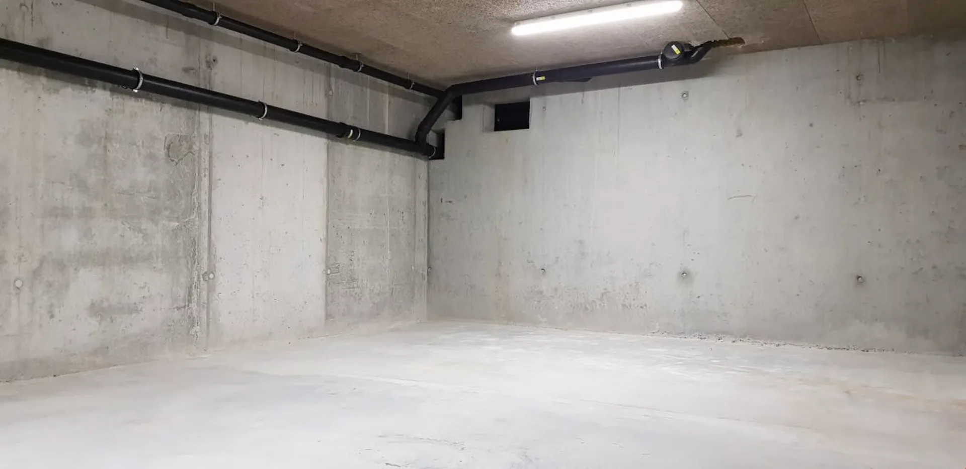 Lagerraum von 25m2 und 45m2 im Untergeschoss - mit Aufzug erreichbar