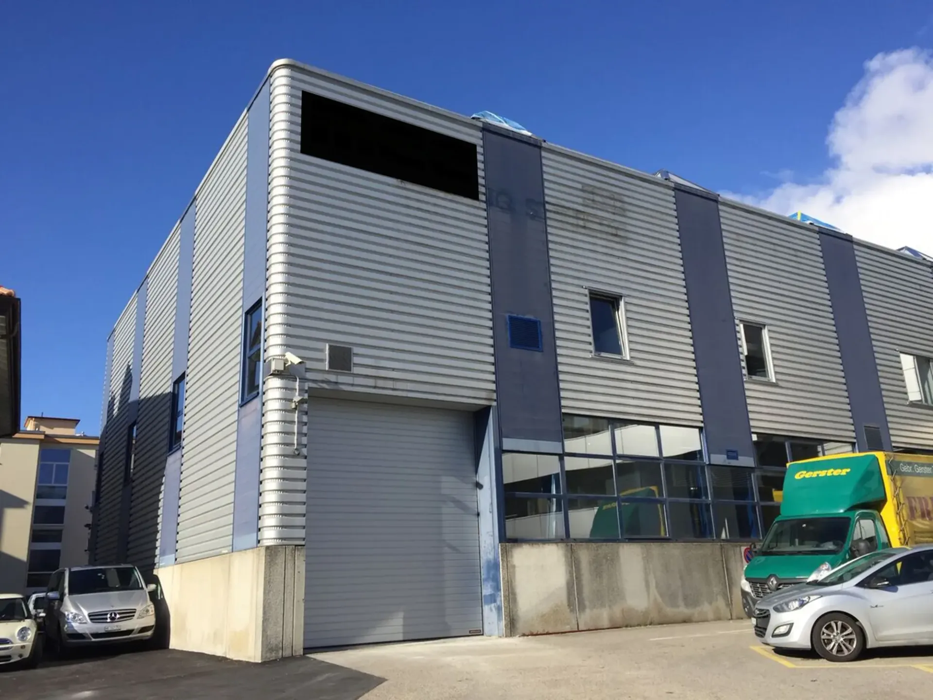 In der Nähe von Neuchâtel - Industriehalle von 1'500m2