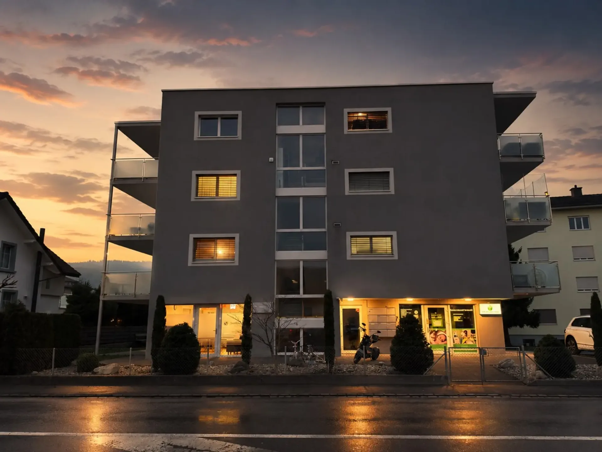 !!! Ufficio o Studio !!! Migliore Posizione!!! Nuova Costruzione!!! Nel Centro di Reinach!!!