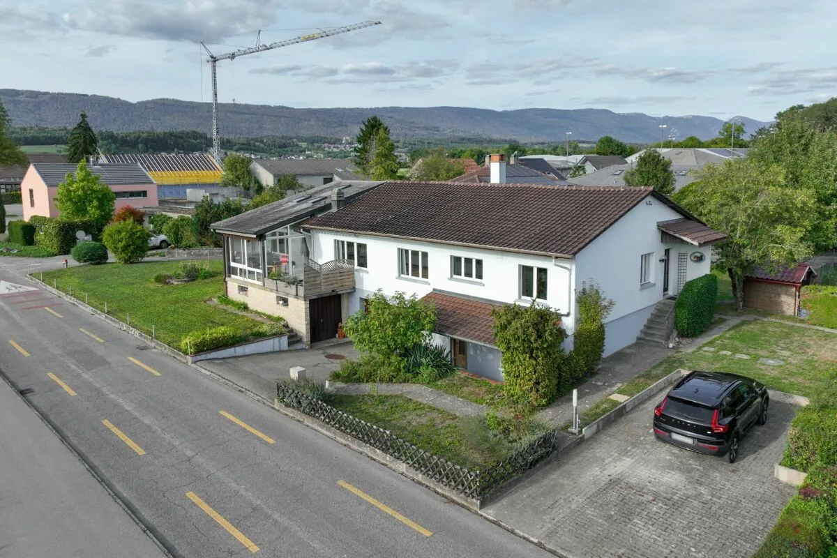 Weite, Sonne, Freiheit: vielseitiges Zuhause mit Studio und grossem Garten