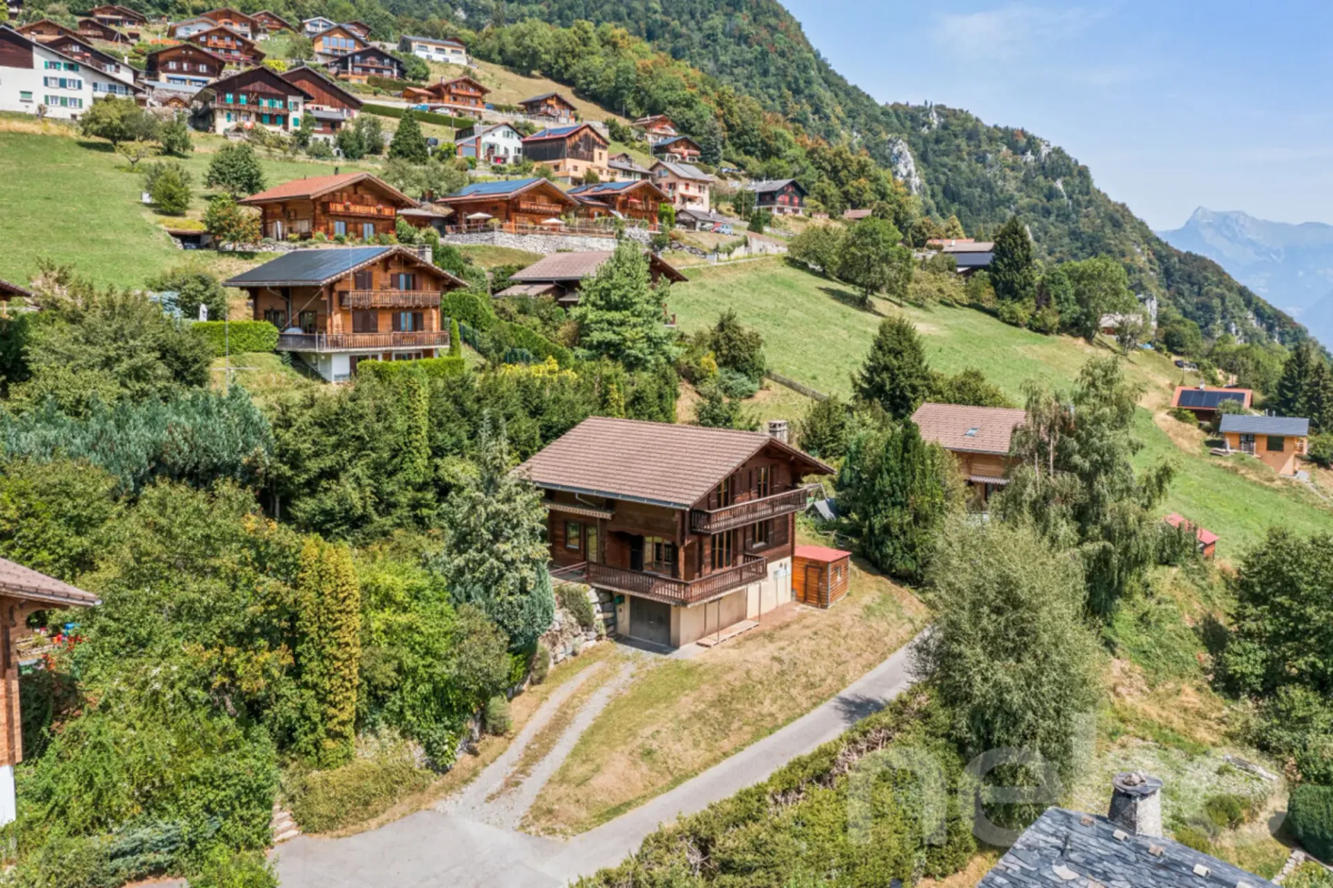 Chalet in Miex: absolute Ruhe und Panoramablick auf die Berge