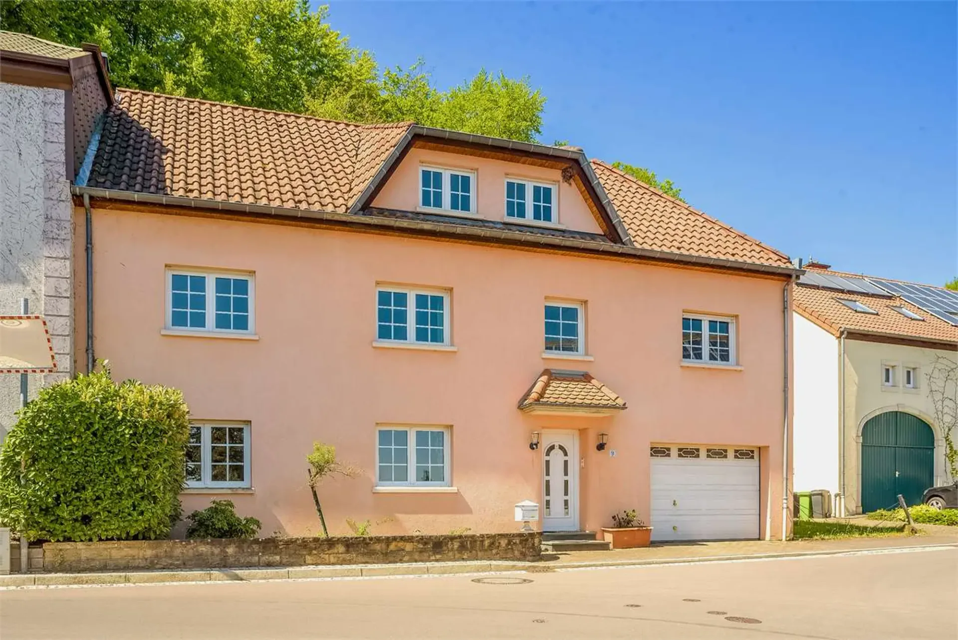 Schönes vollständig renoviertes Haus