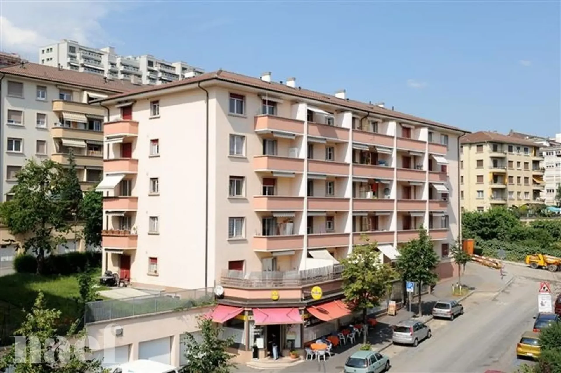 Appartment de 2 pièces au 2ème étage.