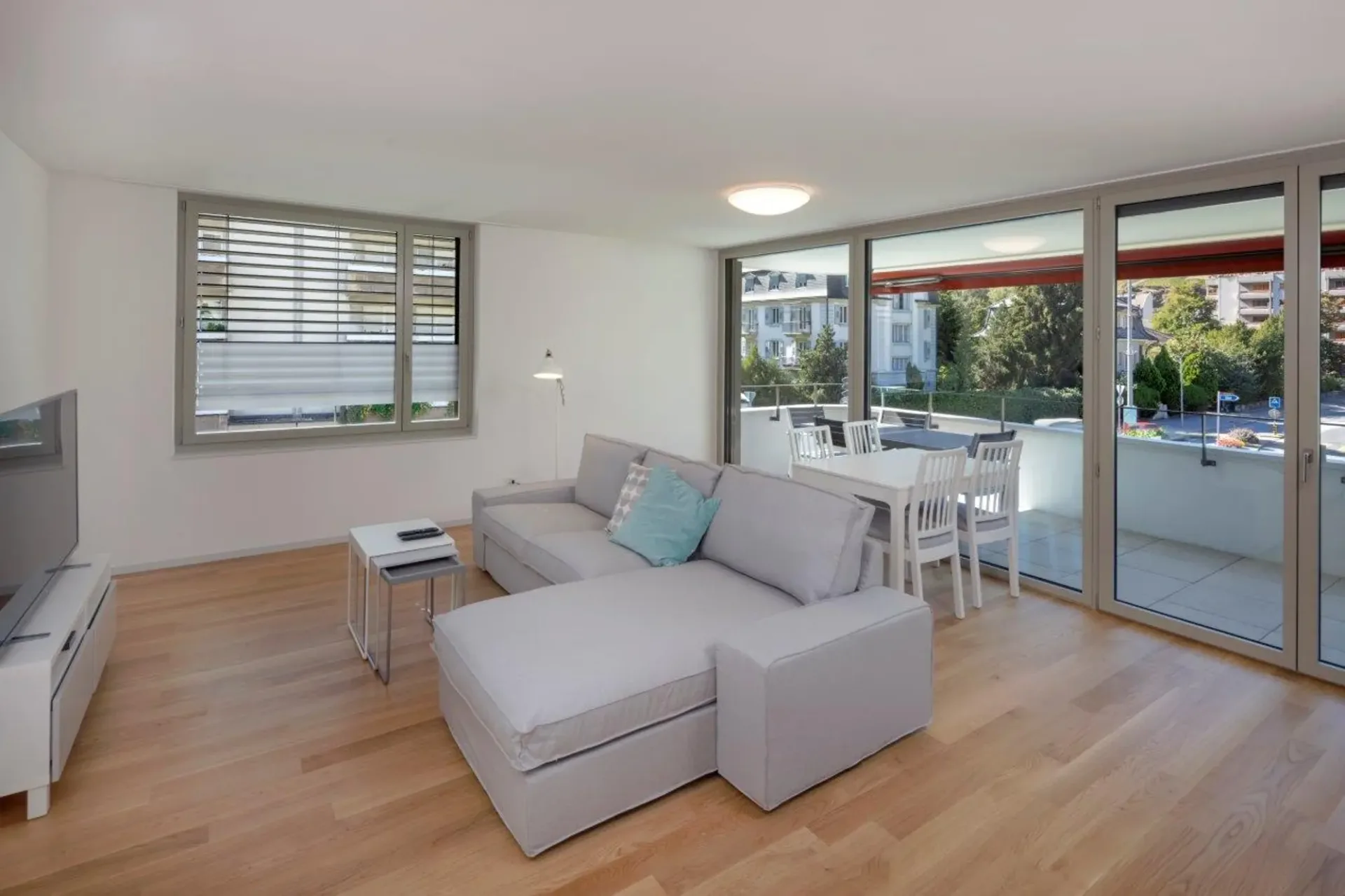 Moderne 3.5-Zimmerwohnung - 5 Min. von Lonza