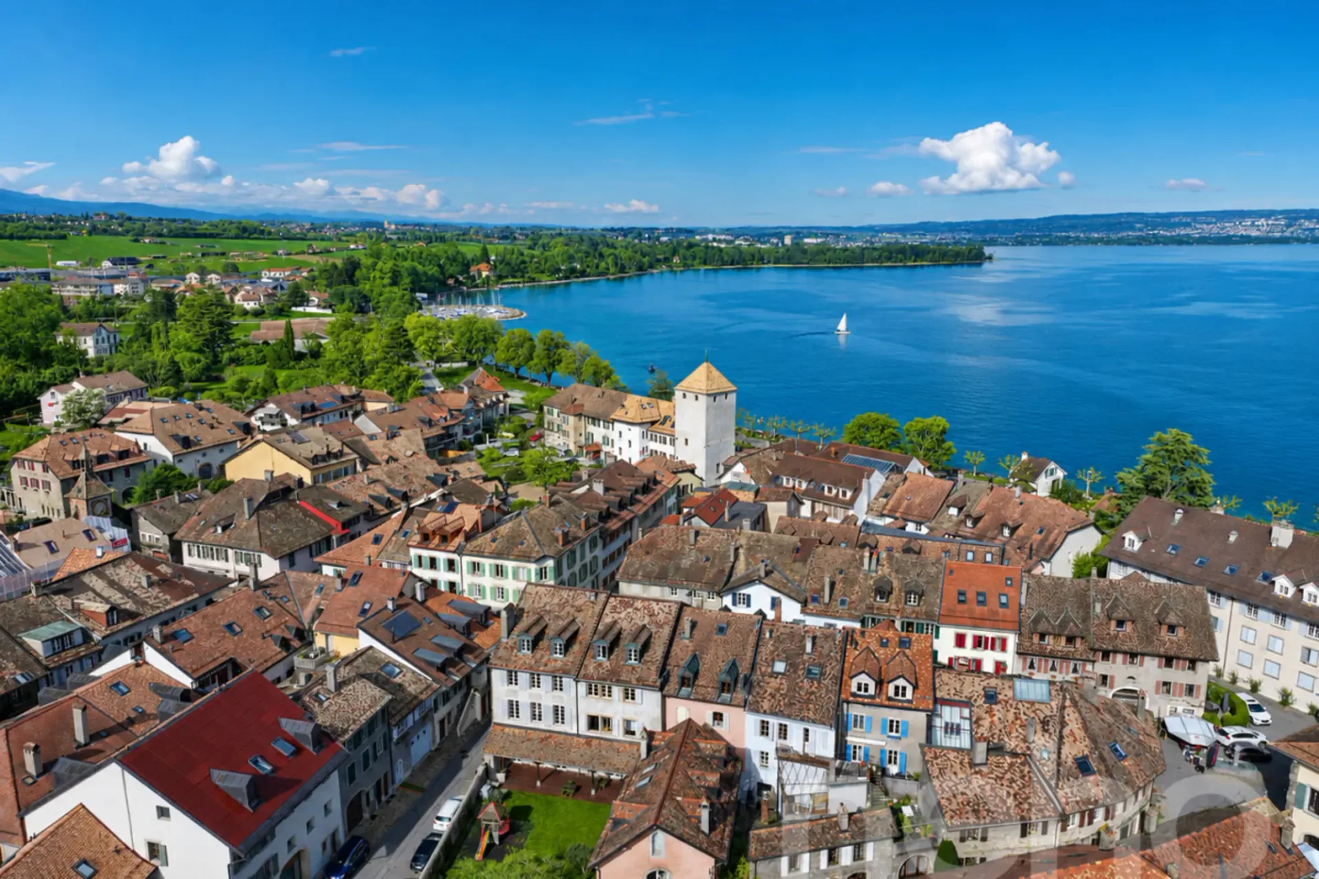 Appartement neuf avec jardin et accès au lac