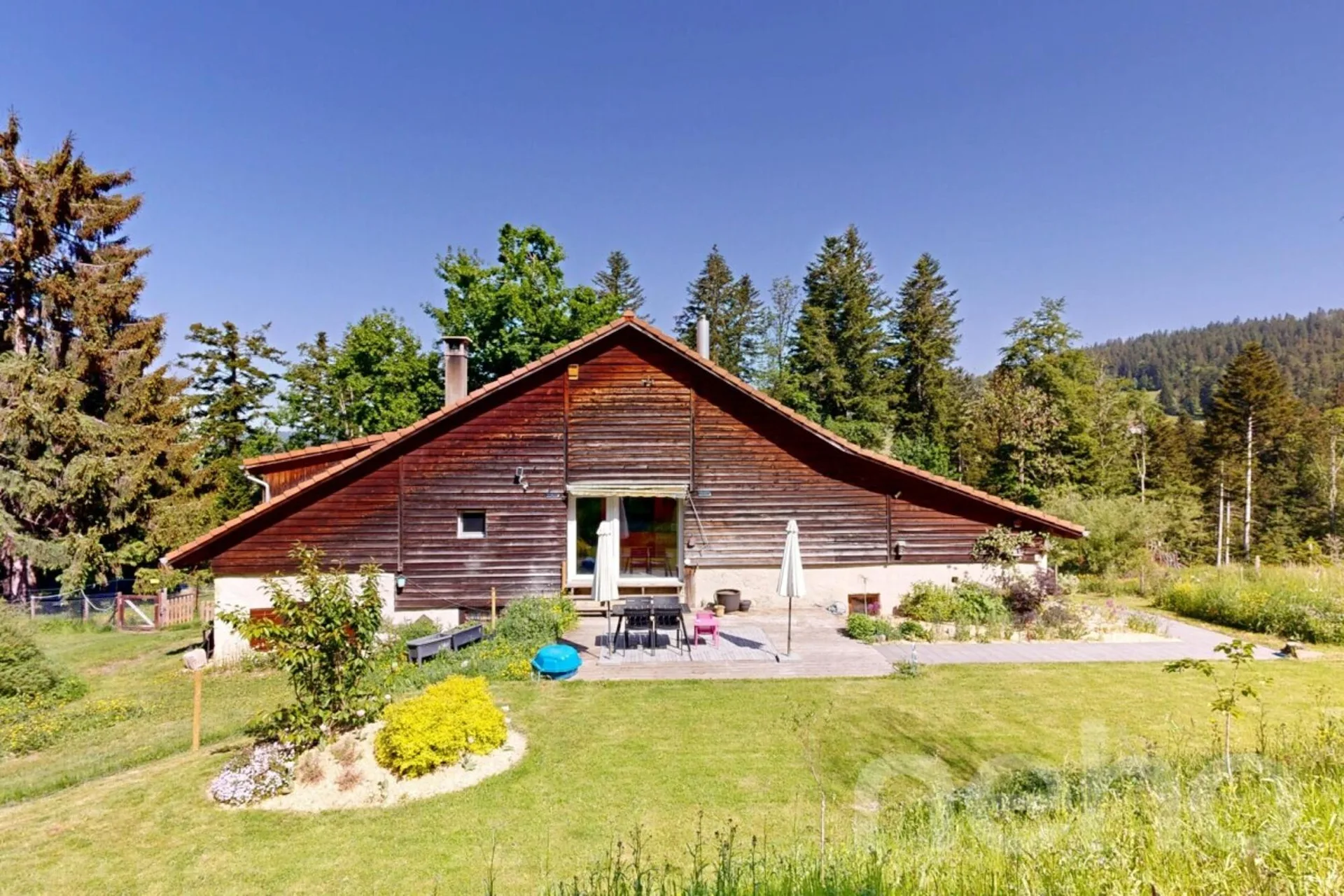 Villa individuelle avec stockage et atelier