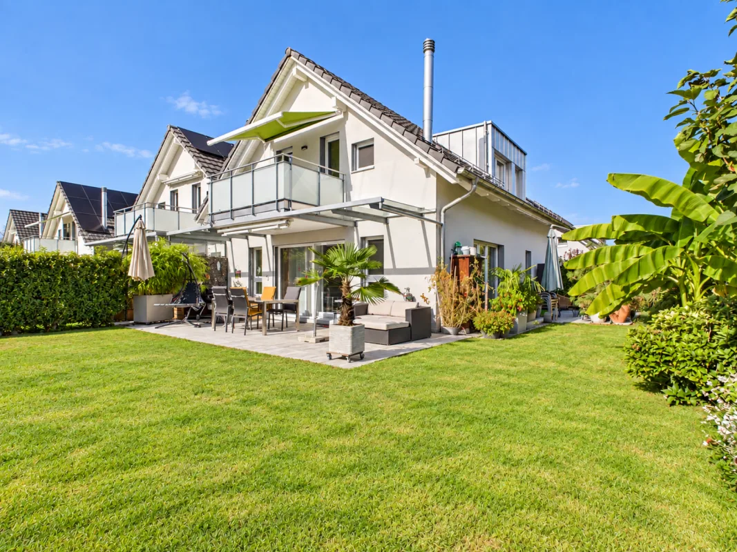 HABITAT FAMILIAL AVEC GRAND JARDIN