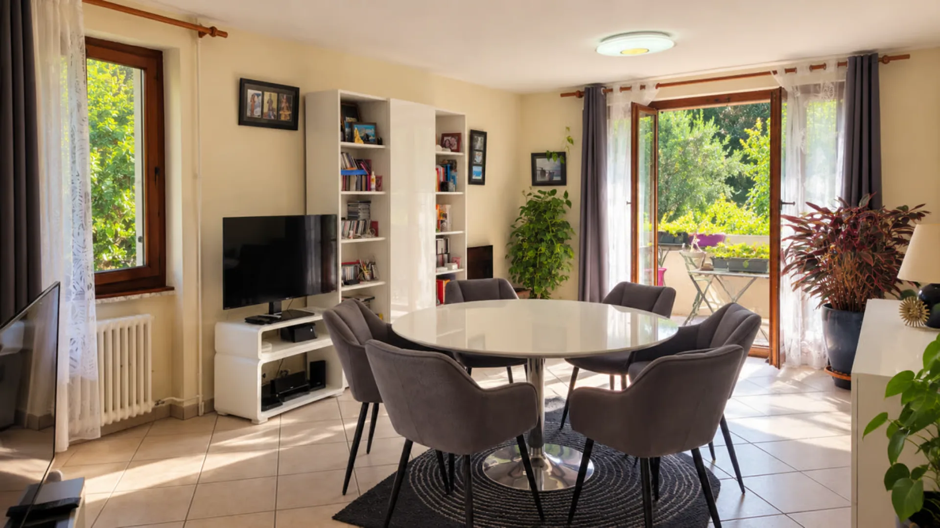 Geräumige 4-Zimmer-Wohnung mit Garten