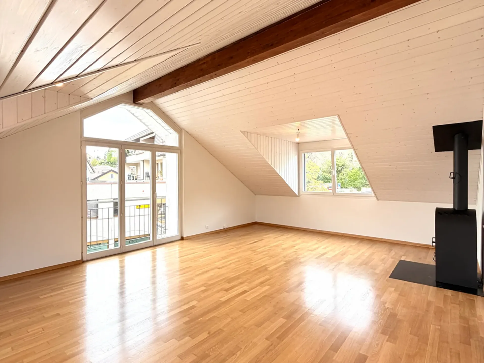 Splendide appartement de 5.5 pièces sous les combles