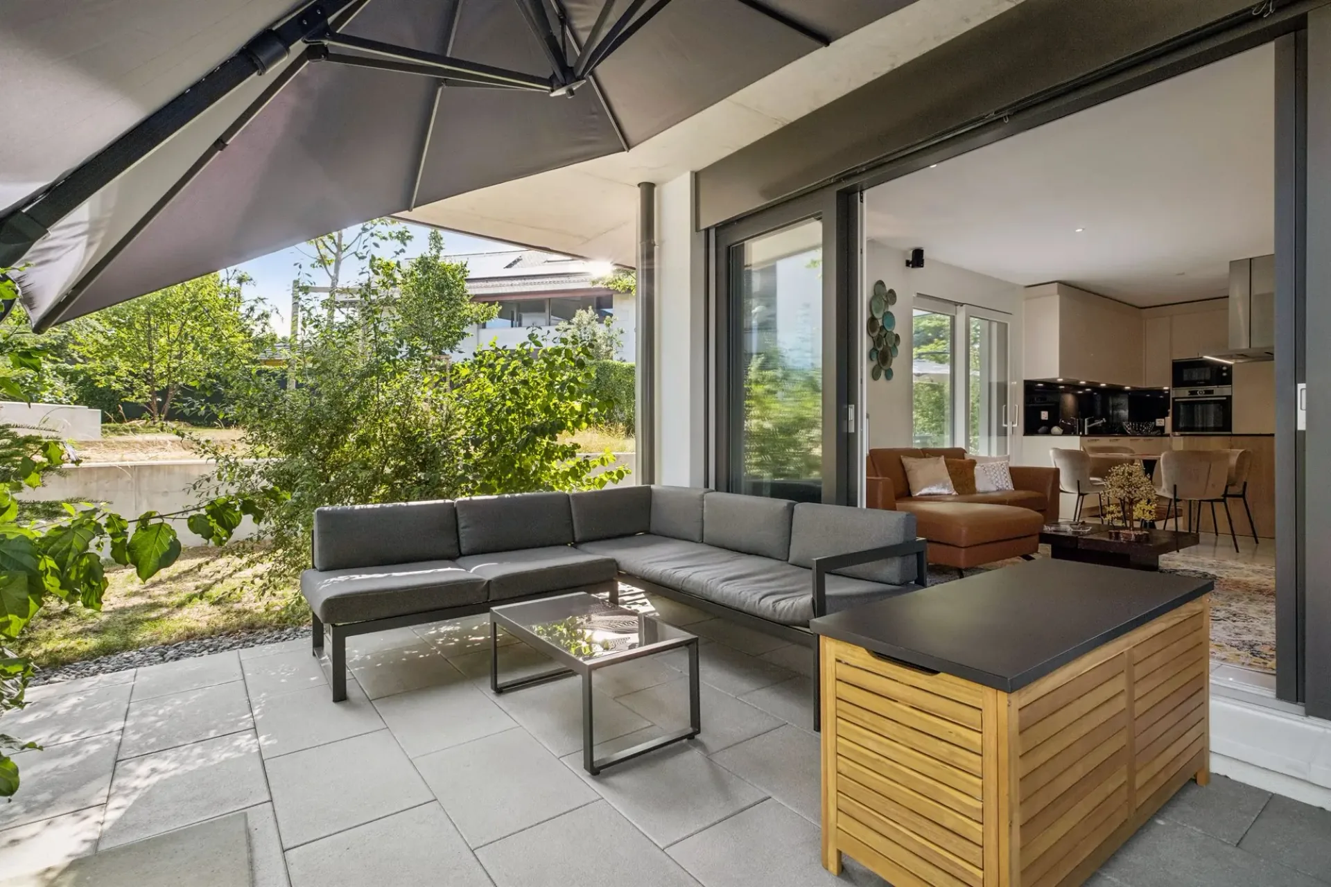 Appartement meublé de standing avec vaste jardin privatif