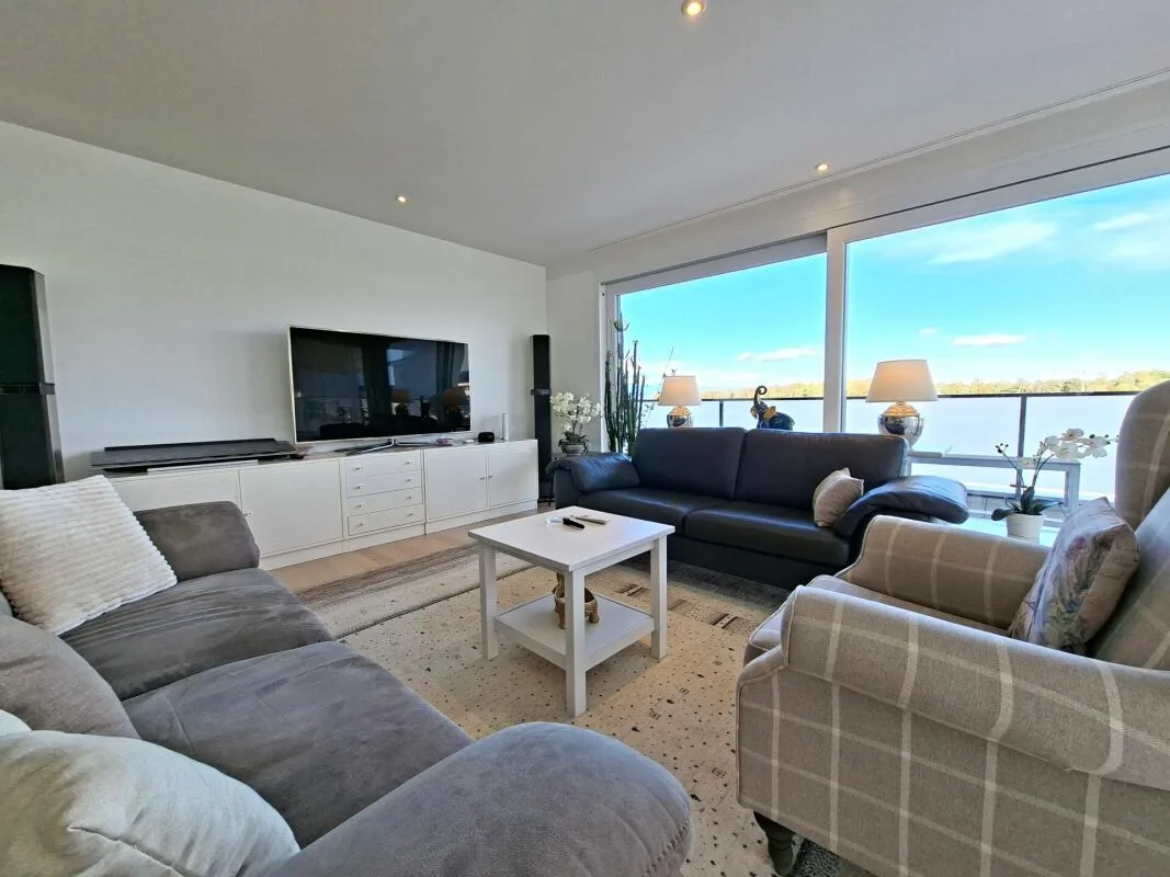 Unique 5.5-room attic apartment with a view of the greenery