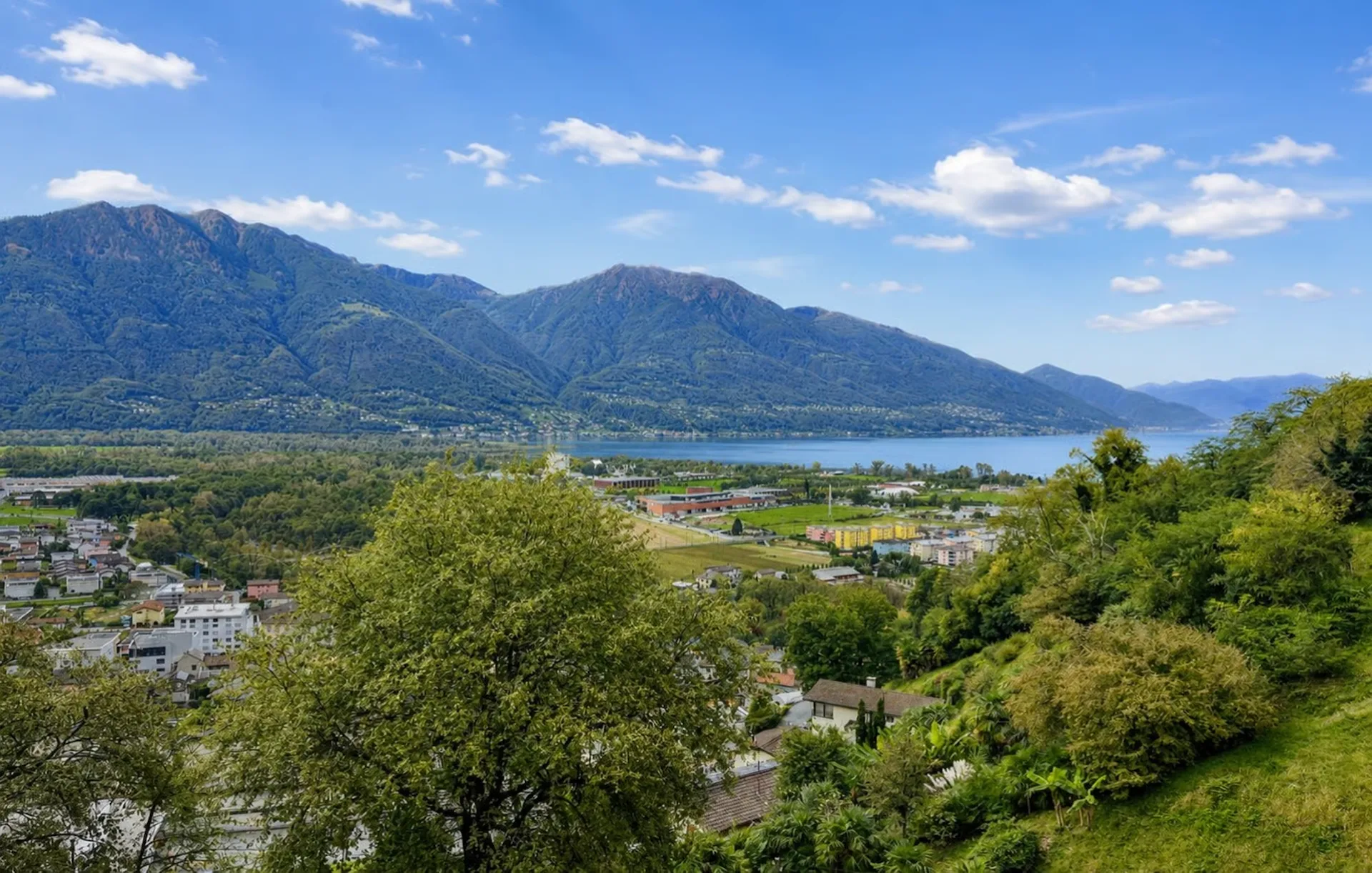 Terreno edificabile, con vista lago e facile accesso