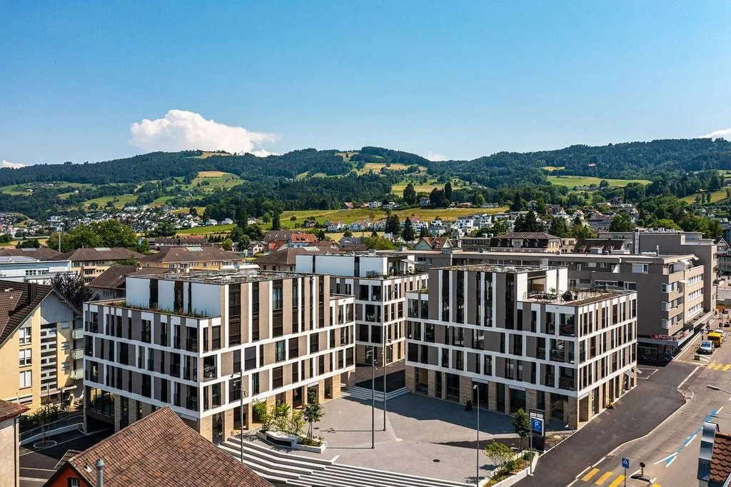 Laden und parkieren im Zentrum Goldach - E Stellplatz zu vermieten