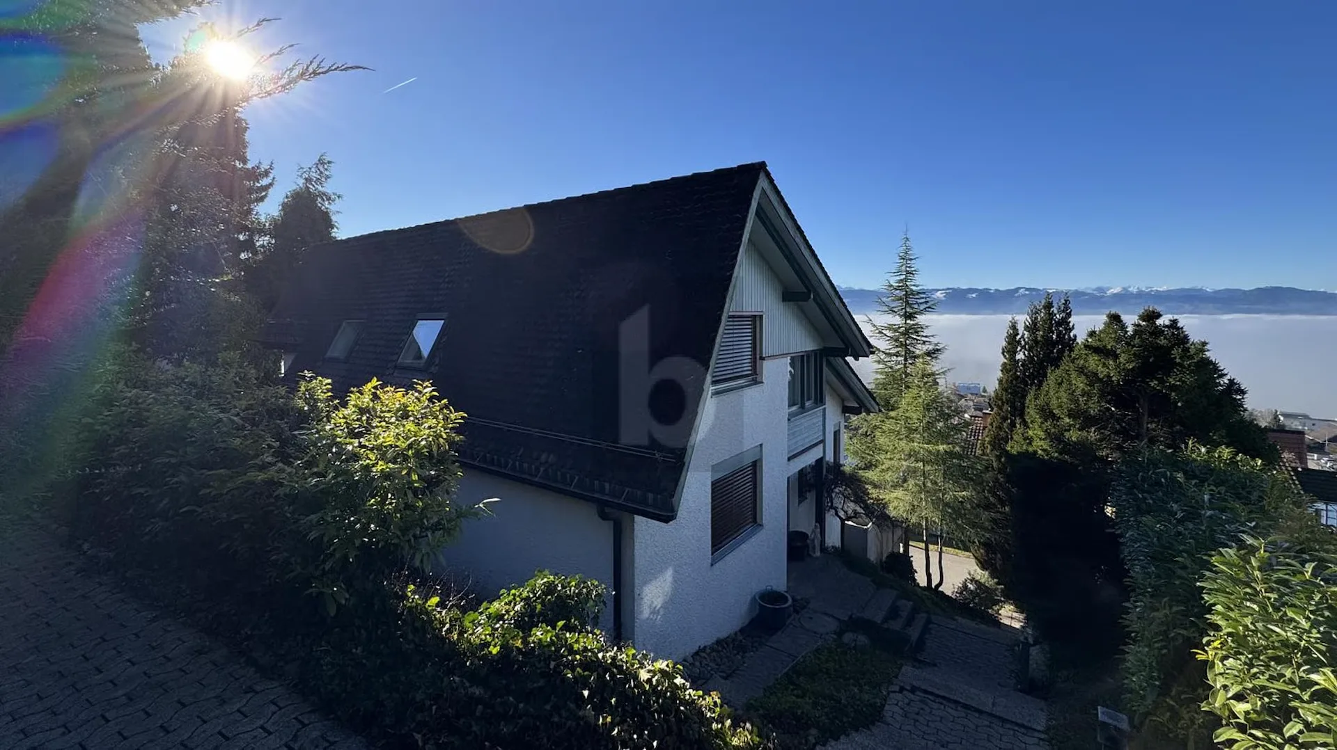 BEFRISTET, GROSSZÜGIG UND SONNENVERWÖHNT