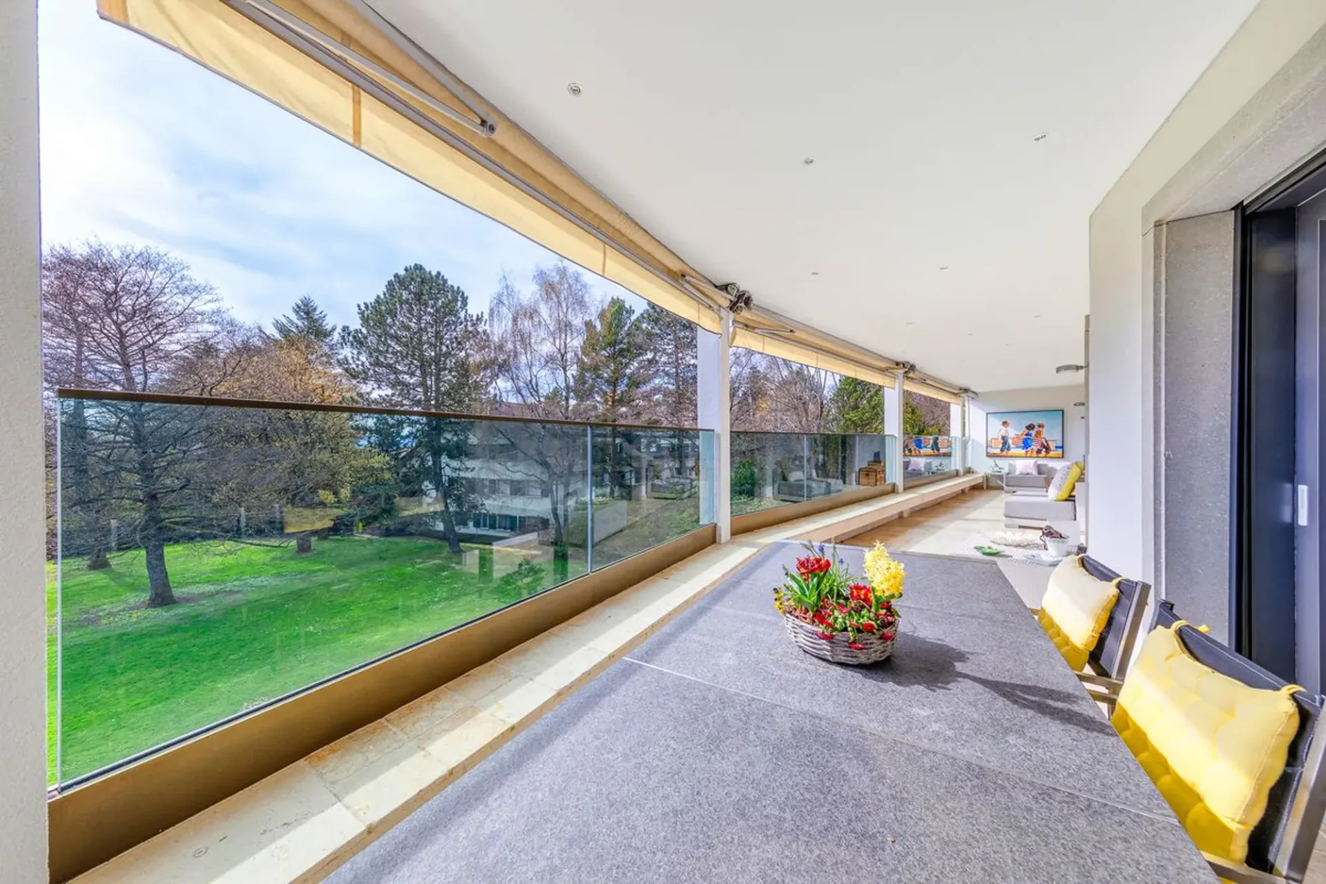 Appartement d'exception dans un cadre verdoyant en bordure du Golf de Lausanne