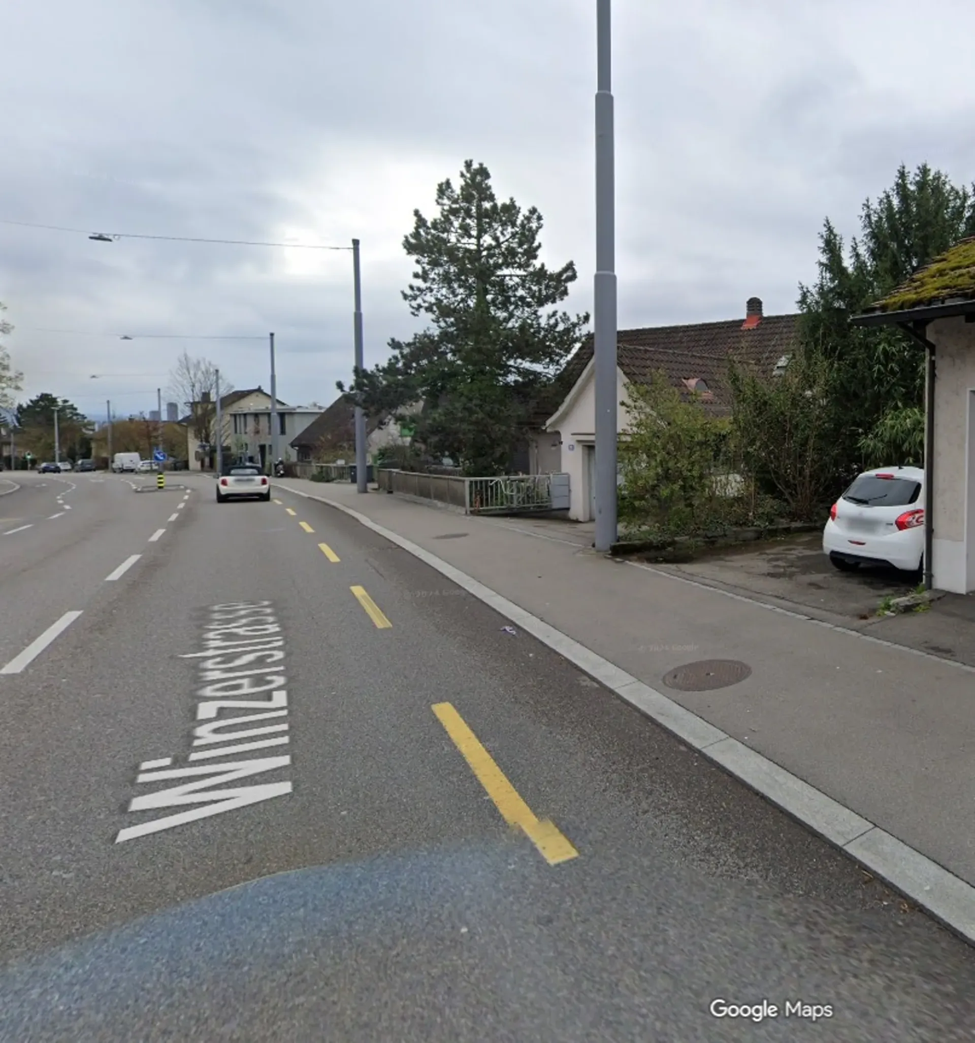 "Aussenparkplatz befristet zu vermieten"