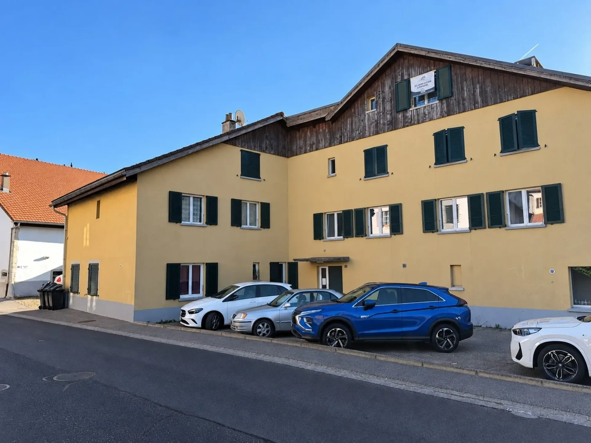 Geräumiges und helles 2.5-Zimmer-Erdgeschoss-Apartment in Fontaines