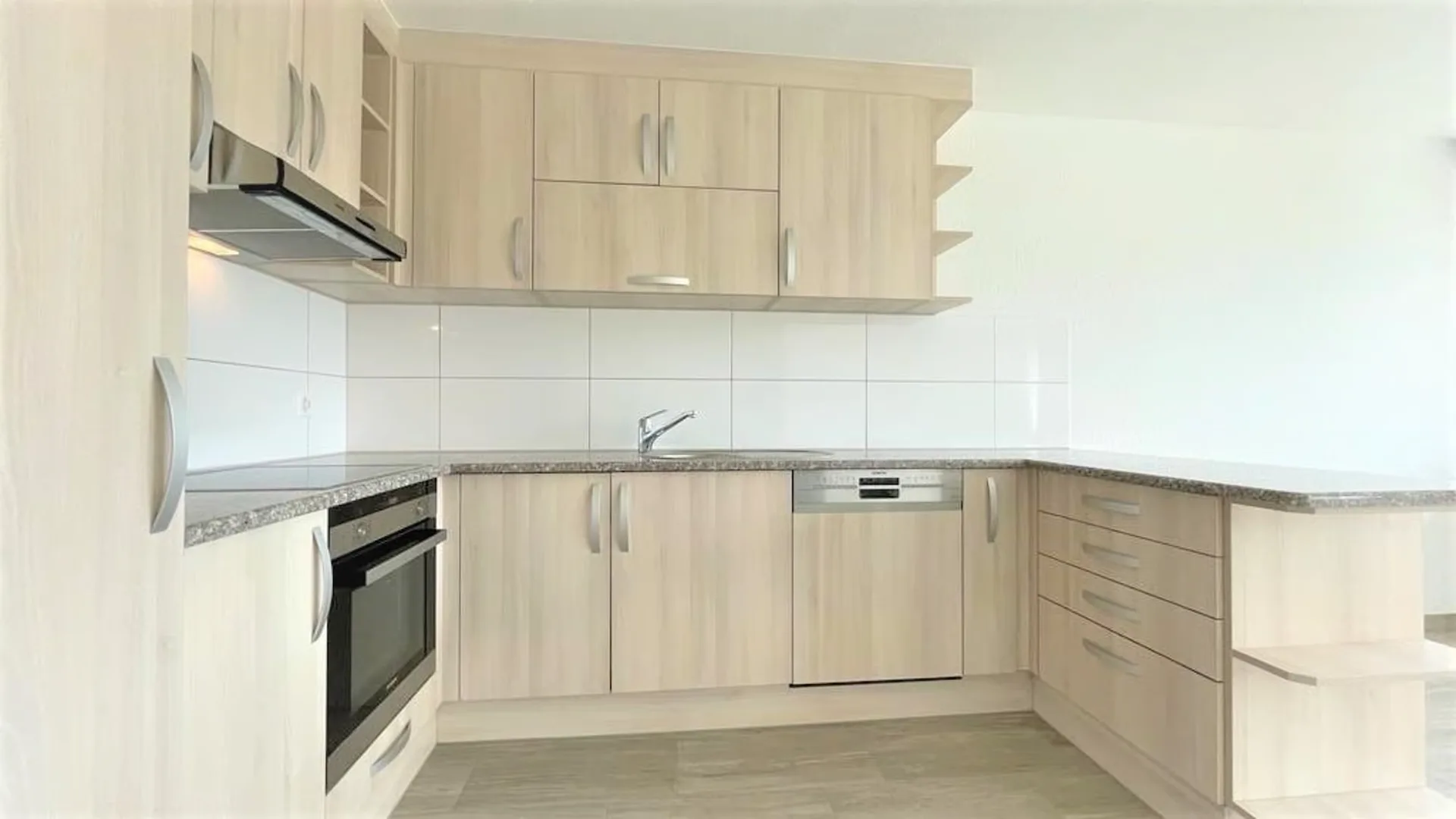 Moderne 3.5-Zimmer-Wohnung mit Bergblick in Bellach