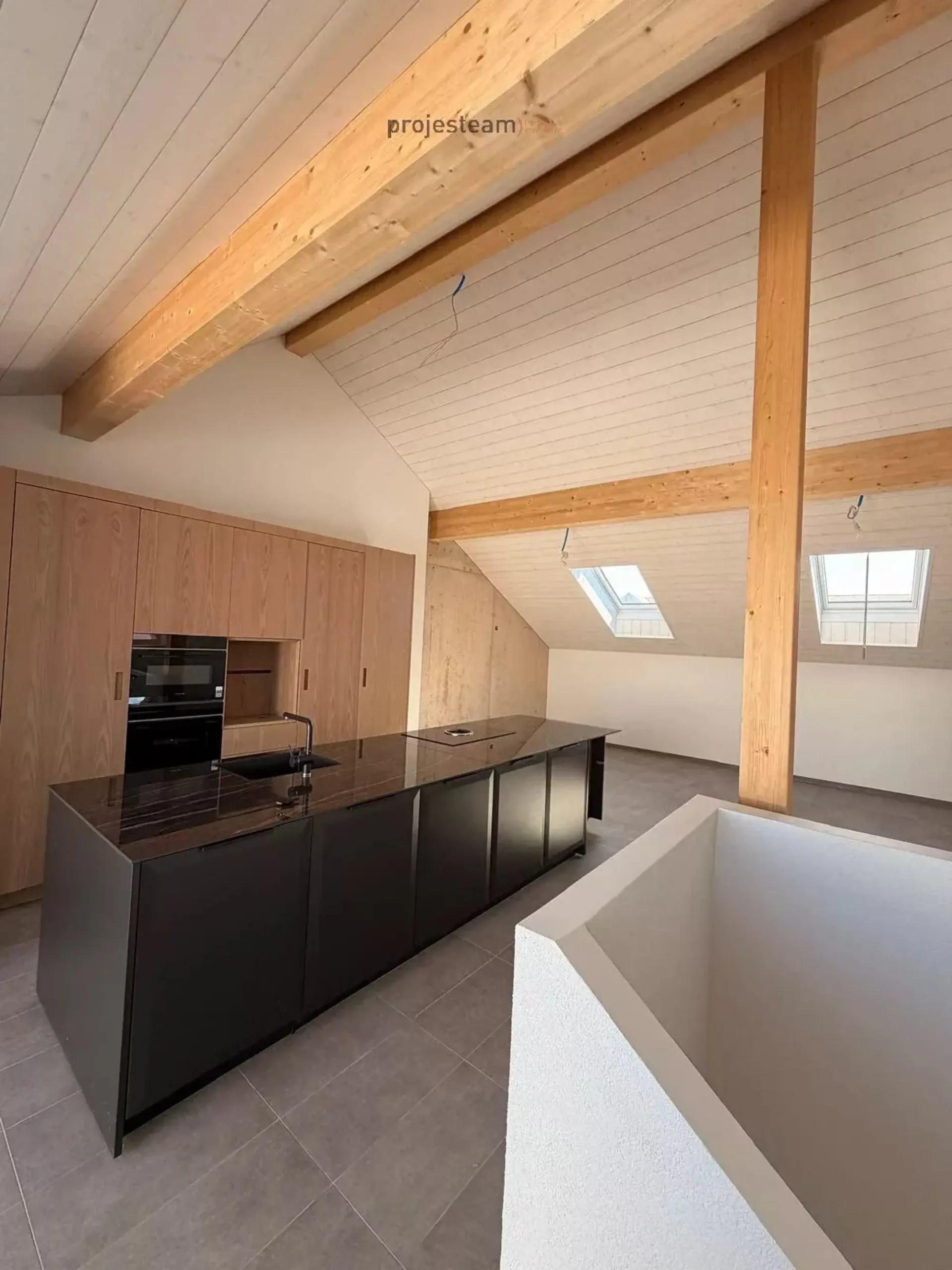 Neue Wohnung - Dachduplex mit Charme und Charakter durch Doppelhohe Decken
