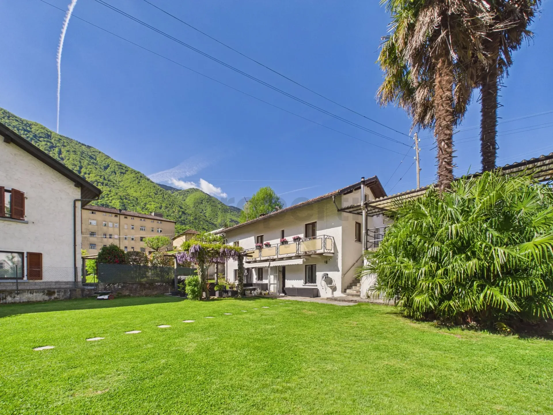 Villa 4.5 Zimmer mit Pool in Roveredo GR