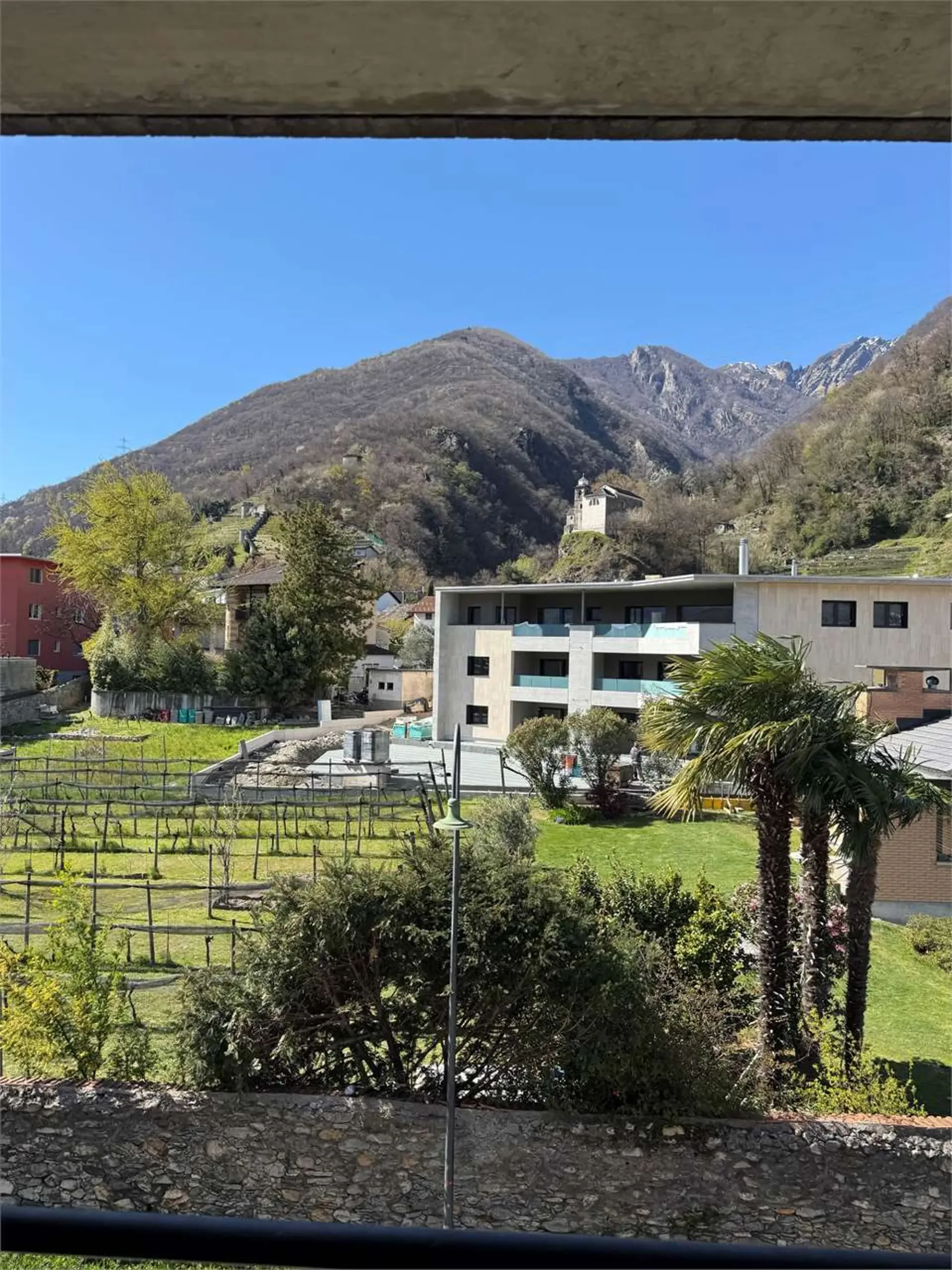 Monte Carasso - komfortables Apartment mit 4.5 Zimmern - Promo: 1 Monatsmiete