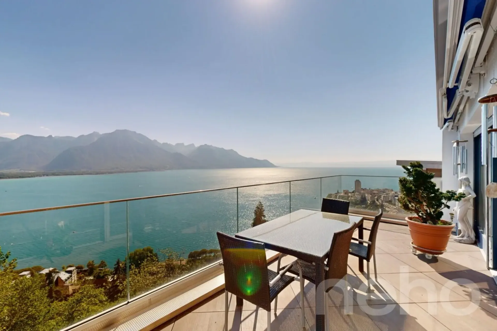 Ein außergewöhnliches Panorama über den See und die Alpen