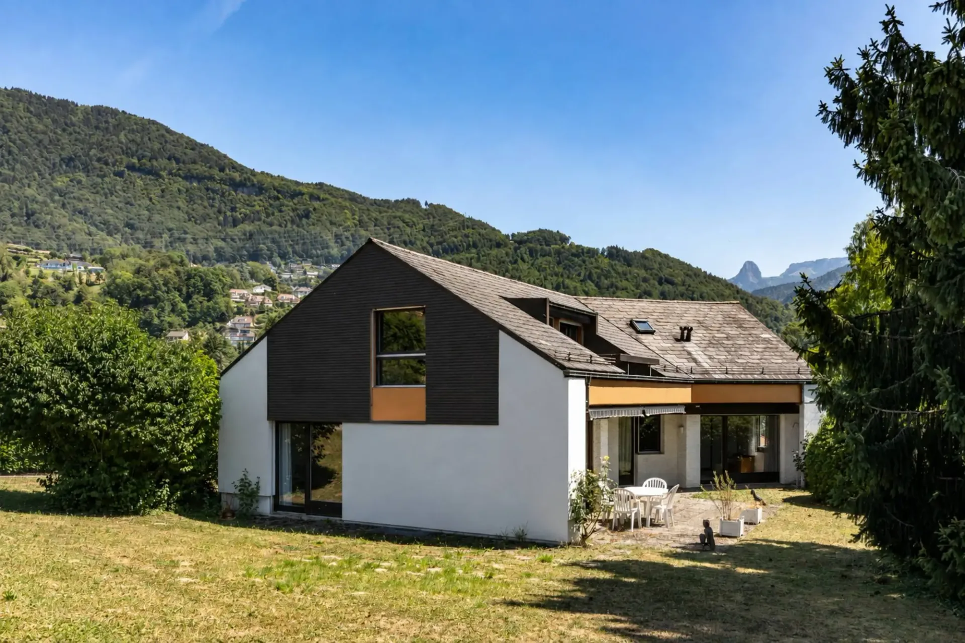 Timeless architect-designed villa
