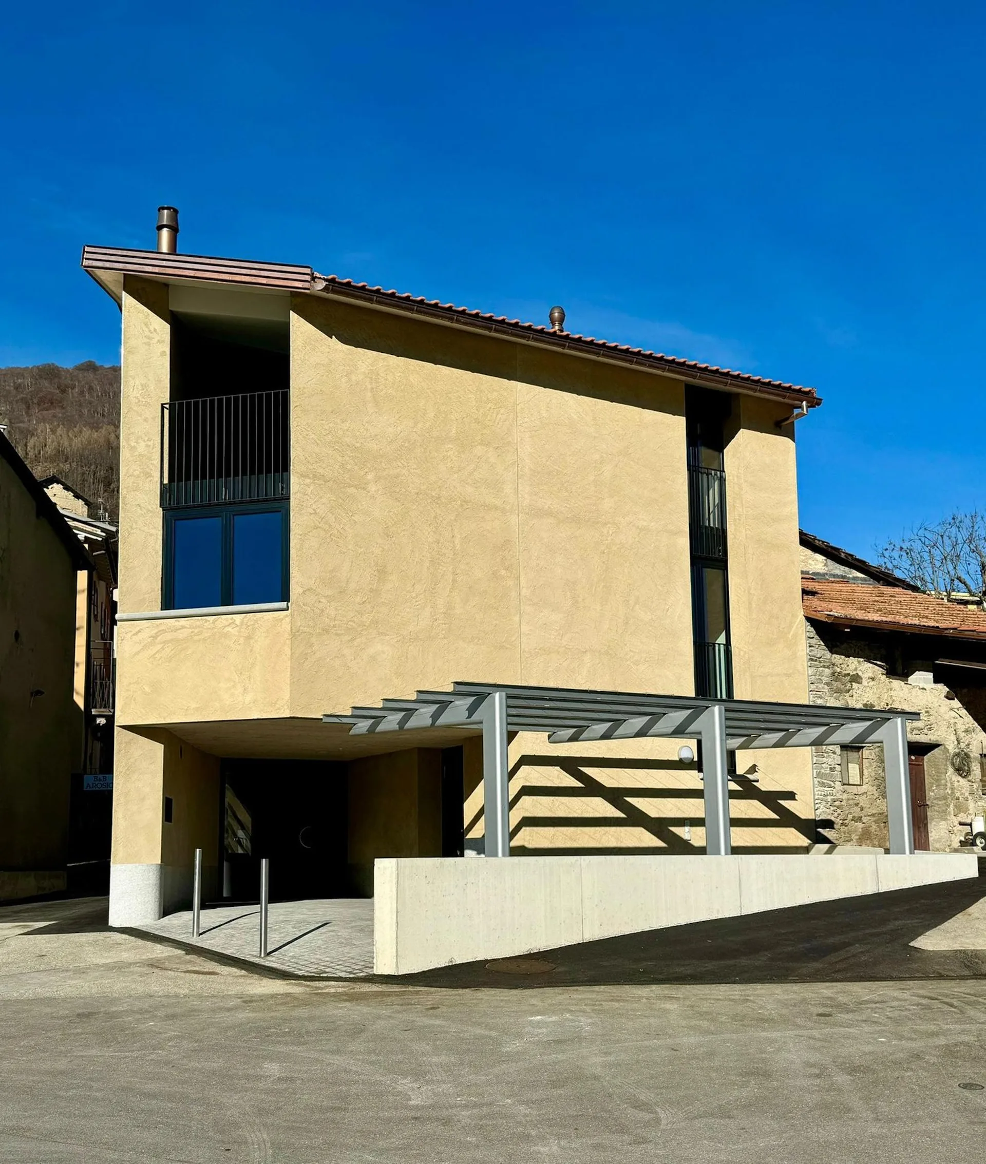 Arosio - Neues Einfamilienhaus zwischen Natur und Architektur