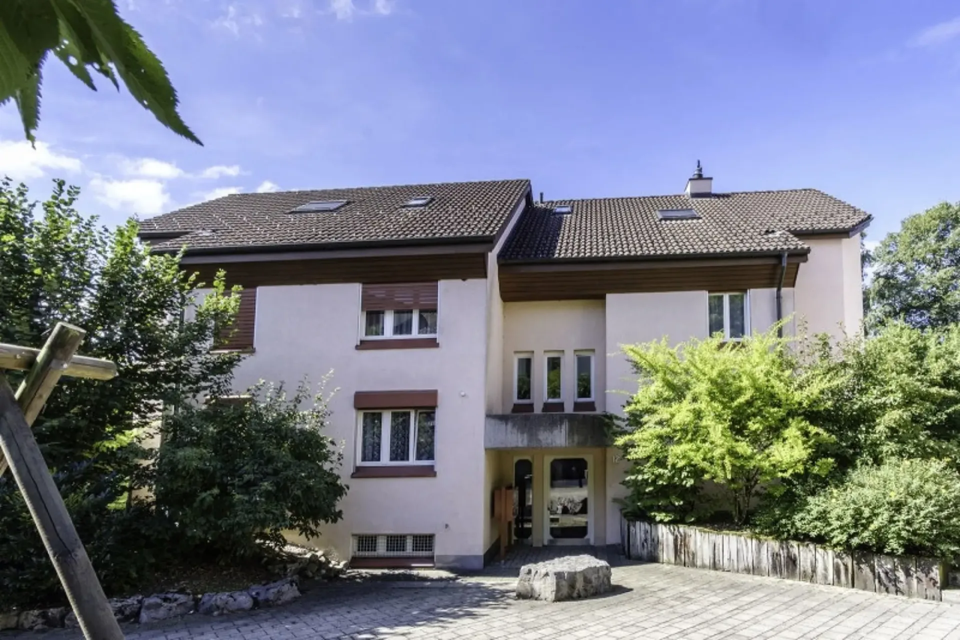 Charmante 121m2 grosse Dachwhg. und zusätzlichem Studio-/Atelierzimmer, 2 Terrassen, Abstellräume