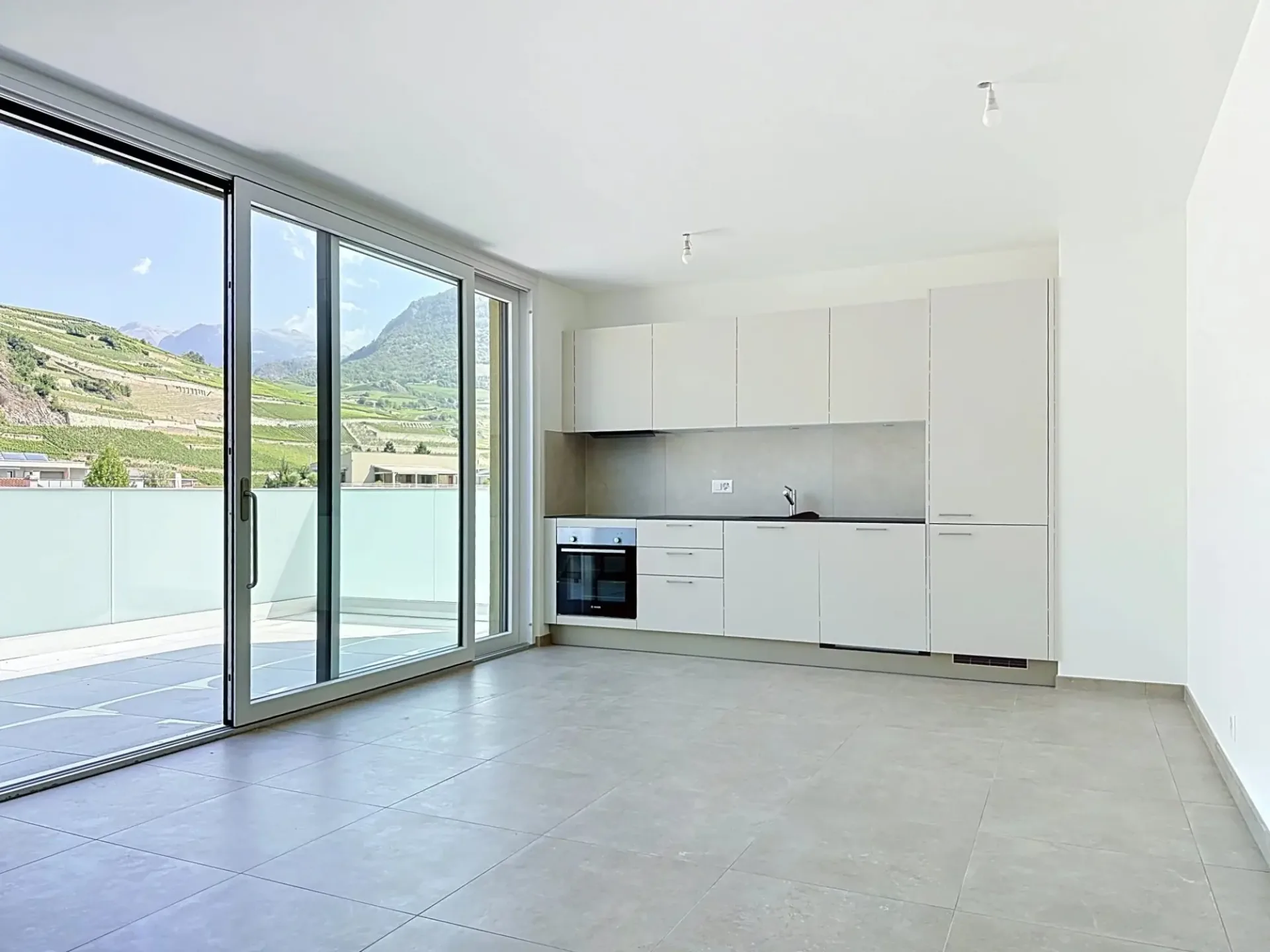 2,5 Zimmer-Penthouse mit Terrasse zur Miete in Uvrier