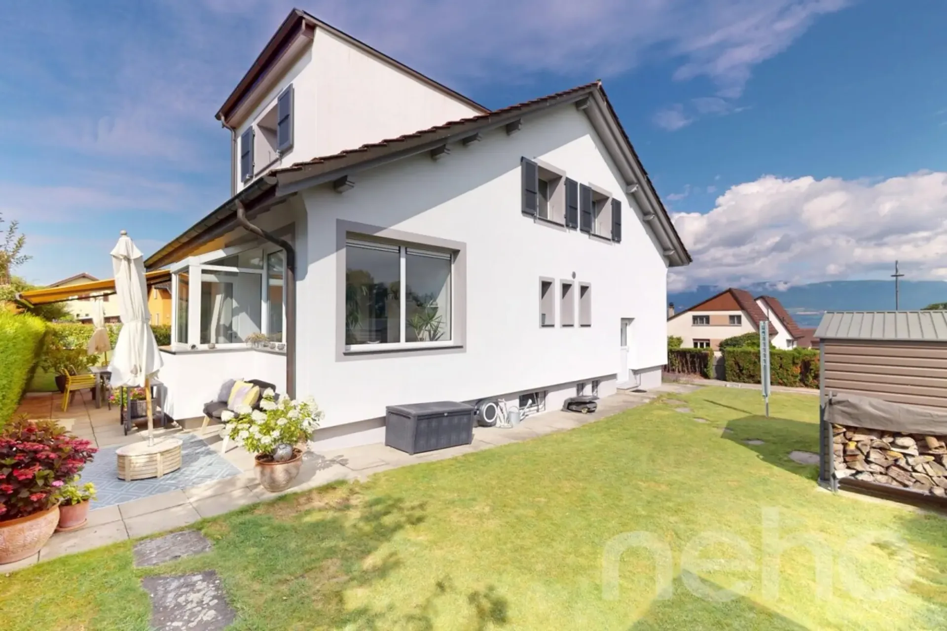 Villa am Ufer des Estavayer-Sees