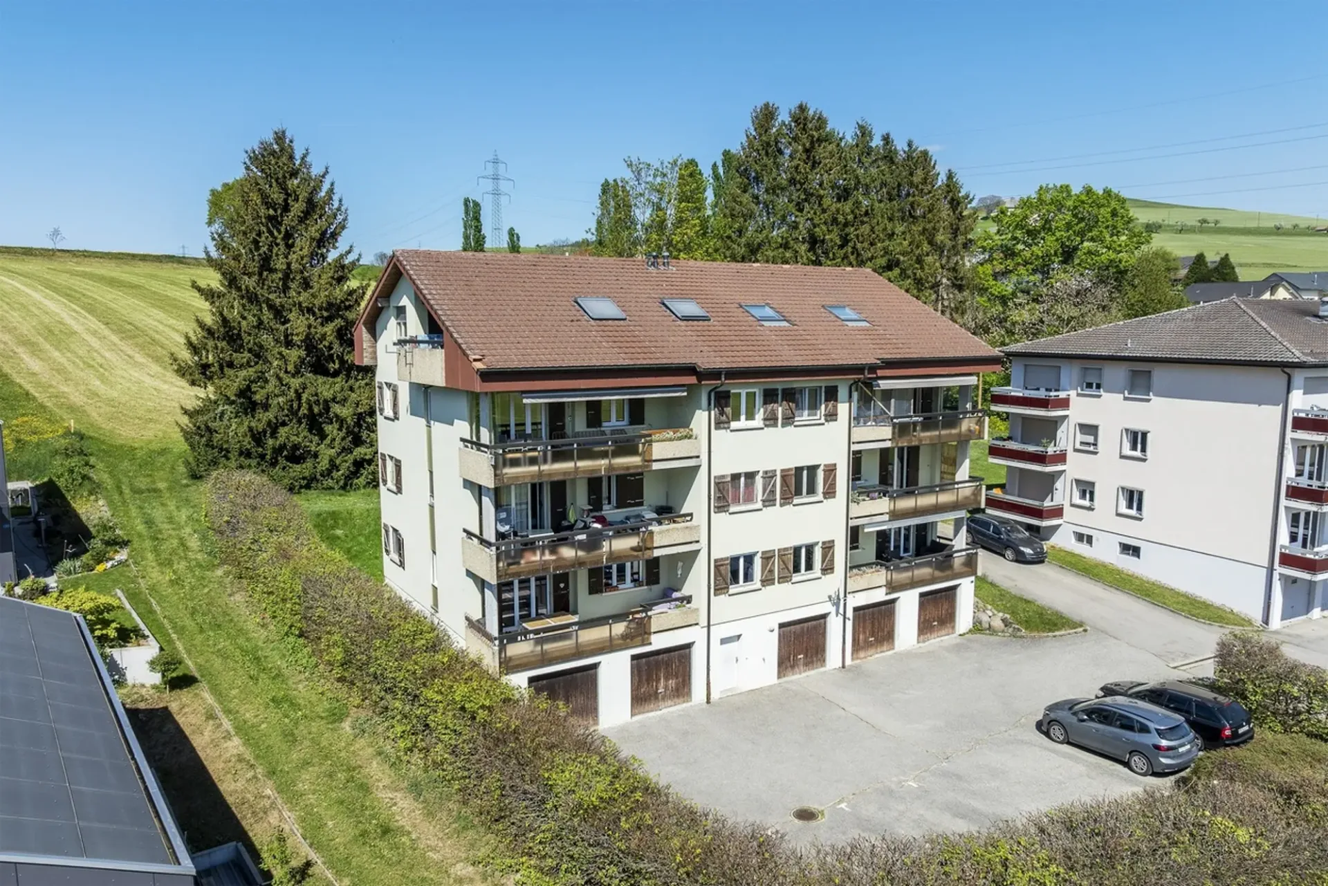 Wohnung 3.5 Zimmer im letzten Stock mit Balkon und Garage