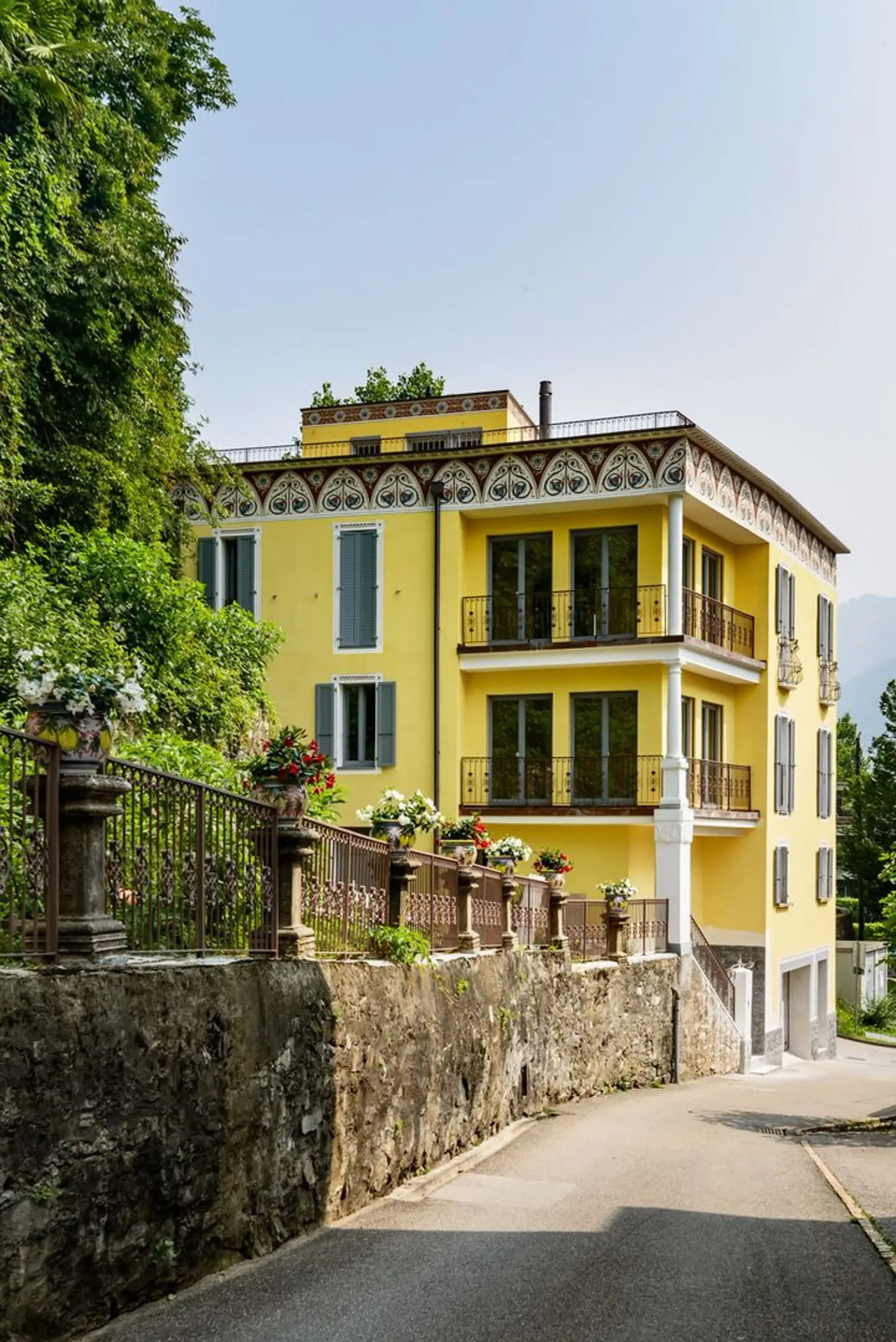 Villa Armonia – Exklusive Villa mit Rooftop, Jacuzzi und Seeblick in Lugano