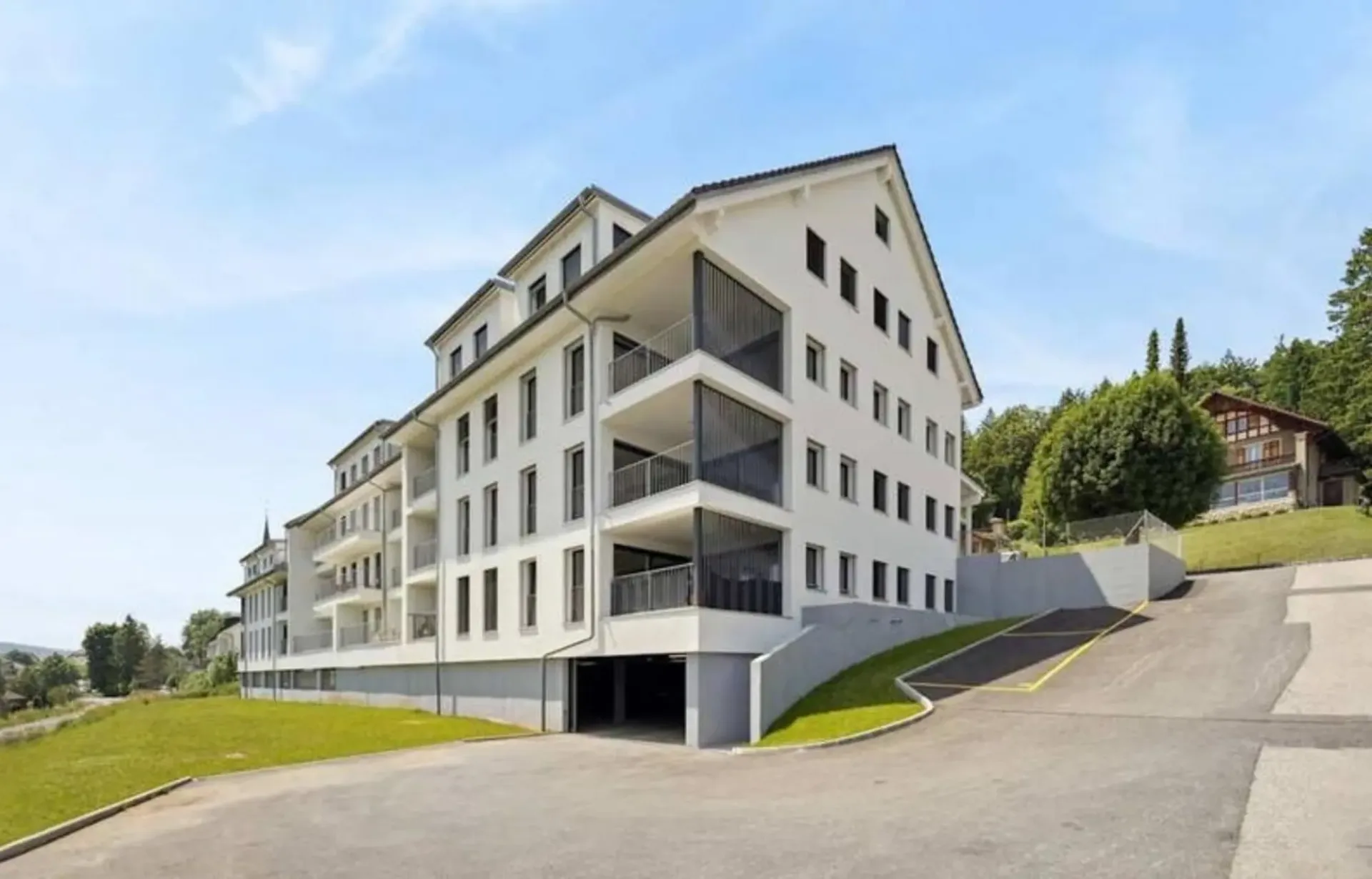 Prächtiges Dachgeschoss mit herrlicher Aussicht, großer Empore und unmittelbarer Nähe zu Verkehrsmitteln