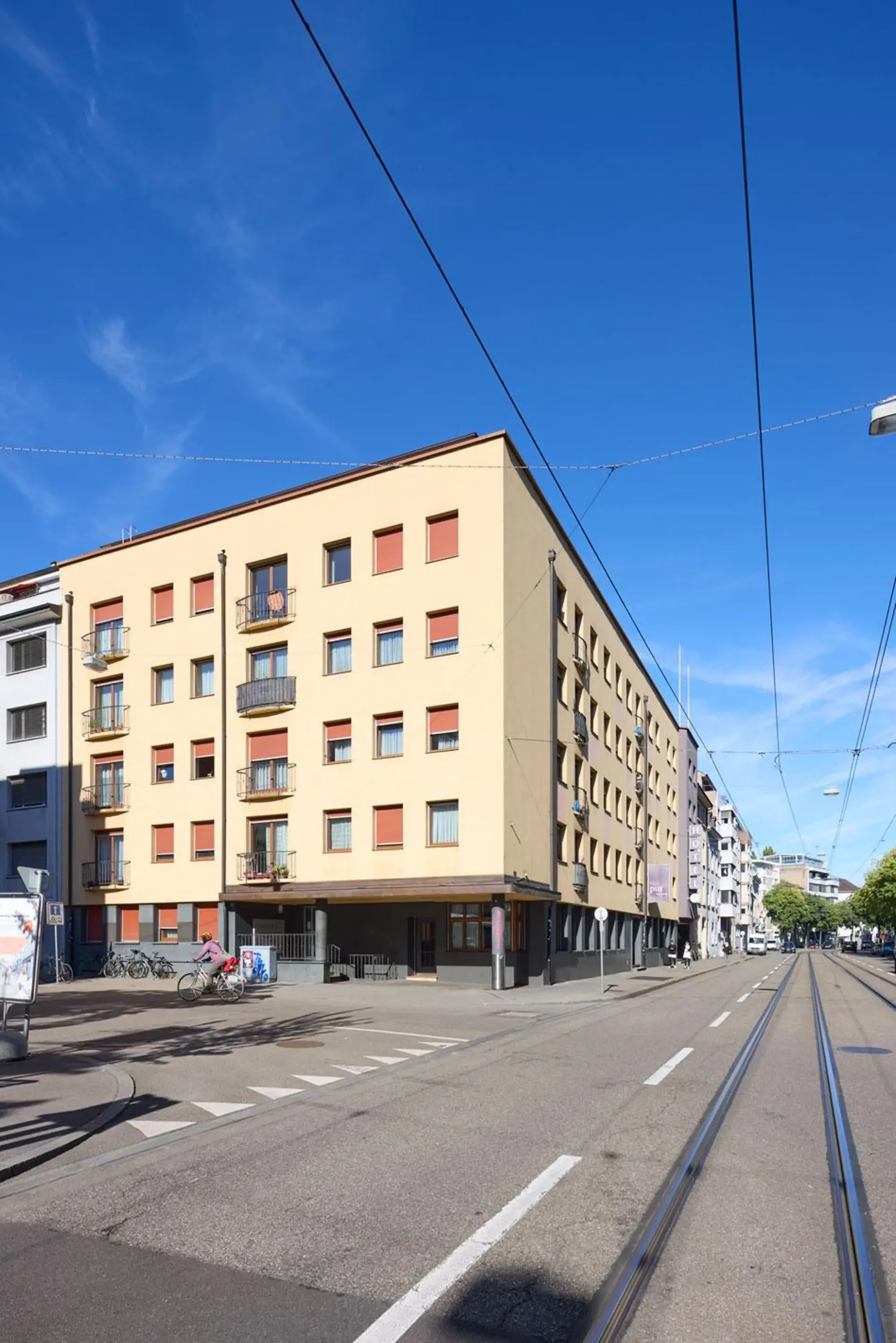 Appartamento di 3 camere con piccolo balcone