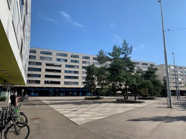 Modern 4.5 room apartment with a view of Oerliker Park!