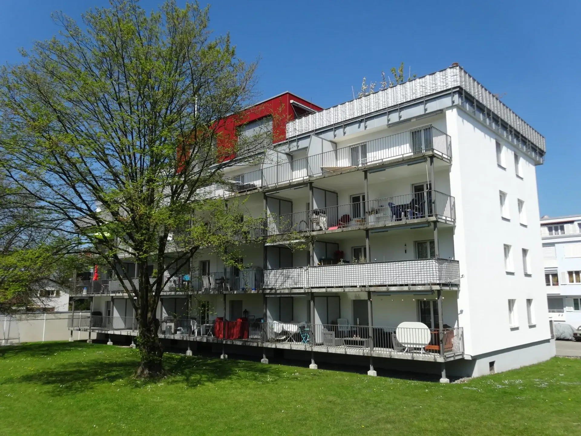 Praktische 2-Zimmer-Wohnung mit Balkon in Hinwil, gut gelegen