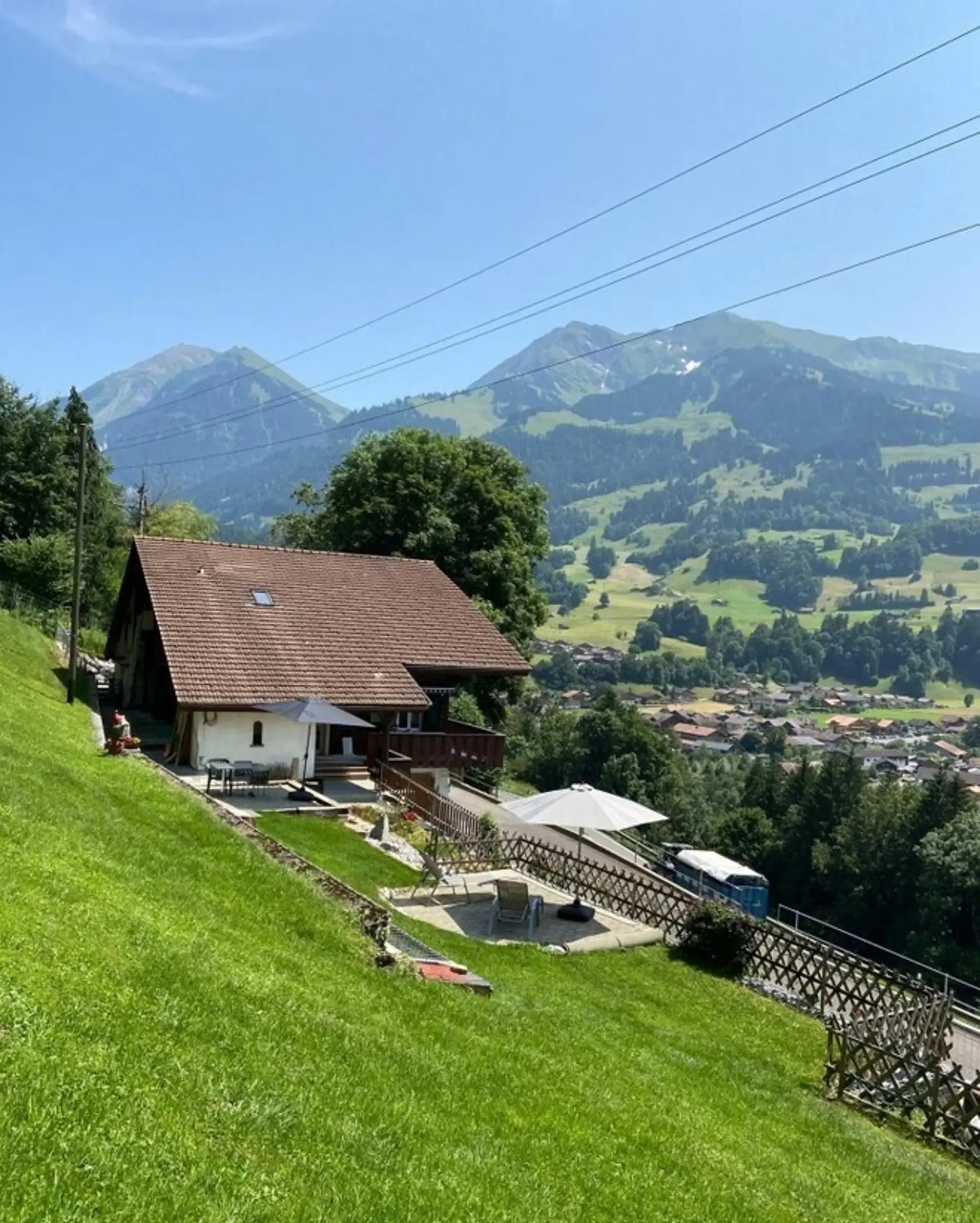 Schöne 2.5 Zimmerwohnung mit grossem Sitzplatz
