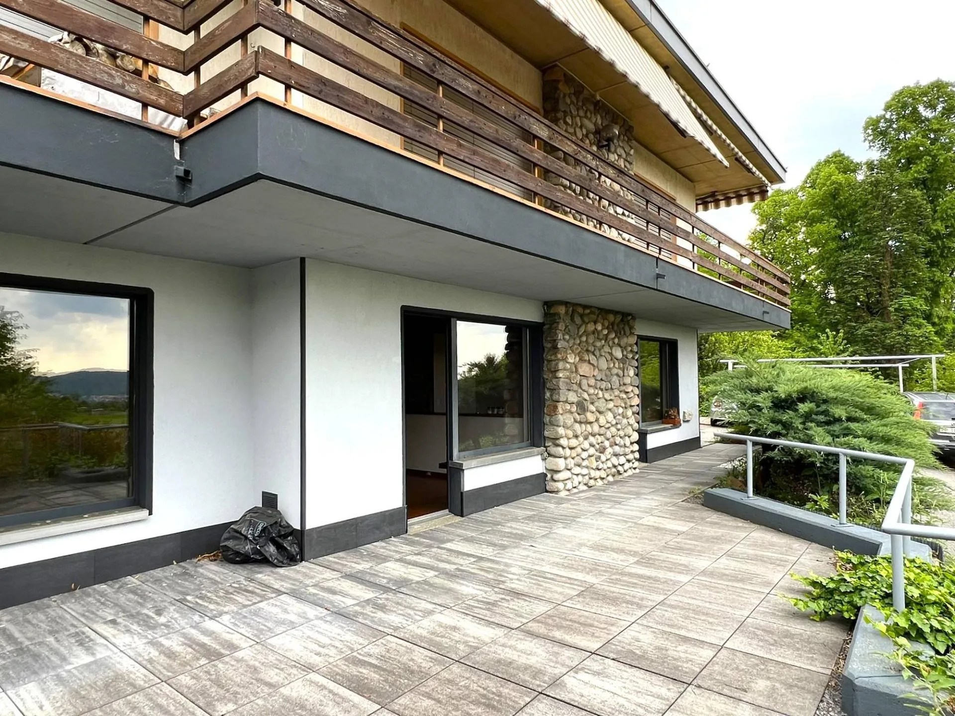 Ampio appartamento duplex con terrazze panoramiche in casa bifamiliare