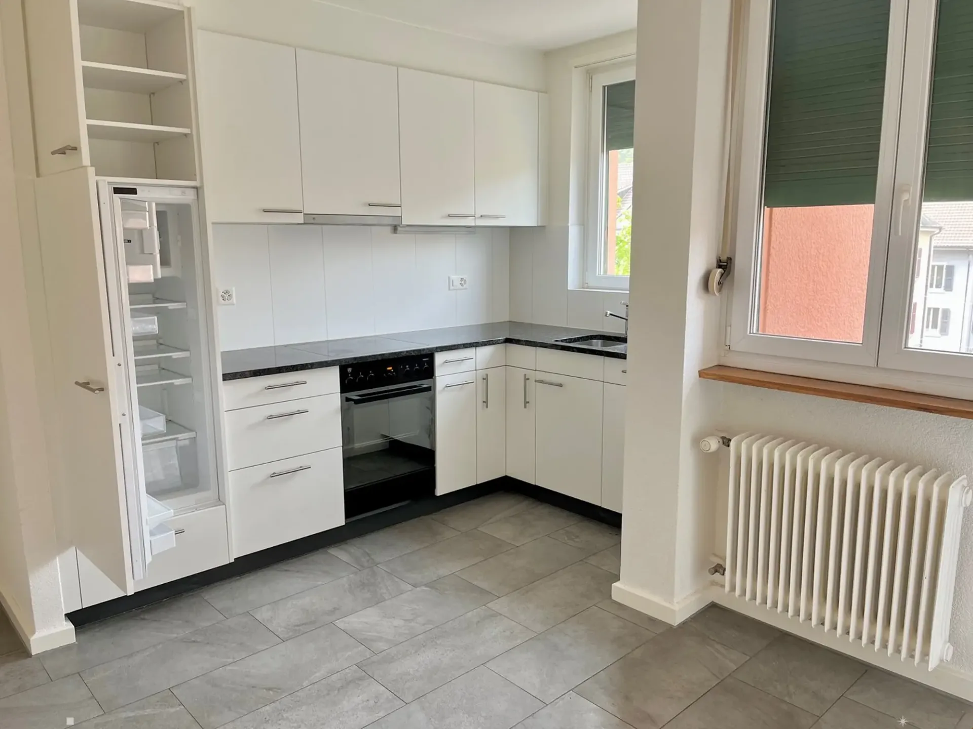 Biel, 2.5-Zimmer-Wohnung mit zwei Balkonen an Aarbergstrasse 86