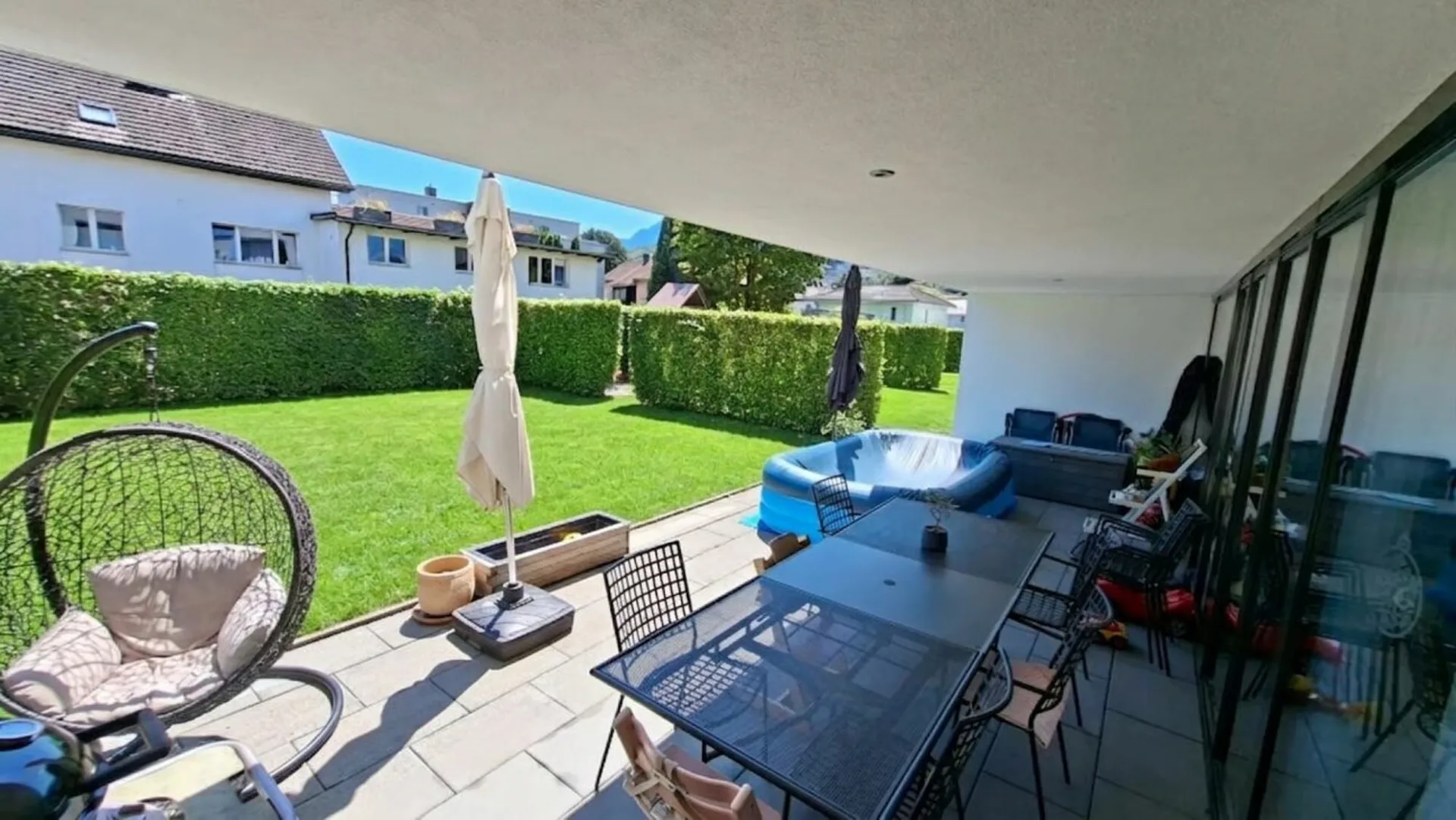 Appartement de jardin spacieux 4 ½ pièces en propriété dans un beau quartier résidentiel de Buchs-Räfis