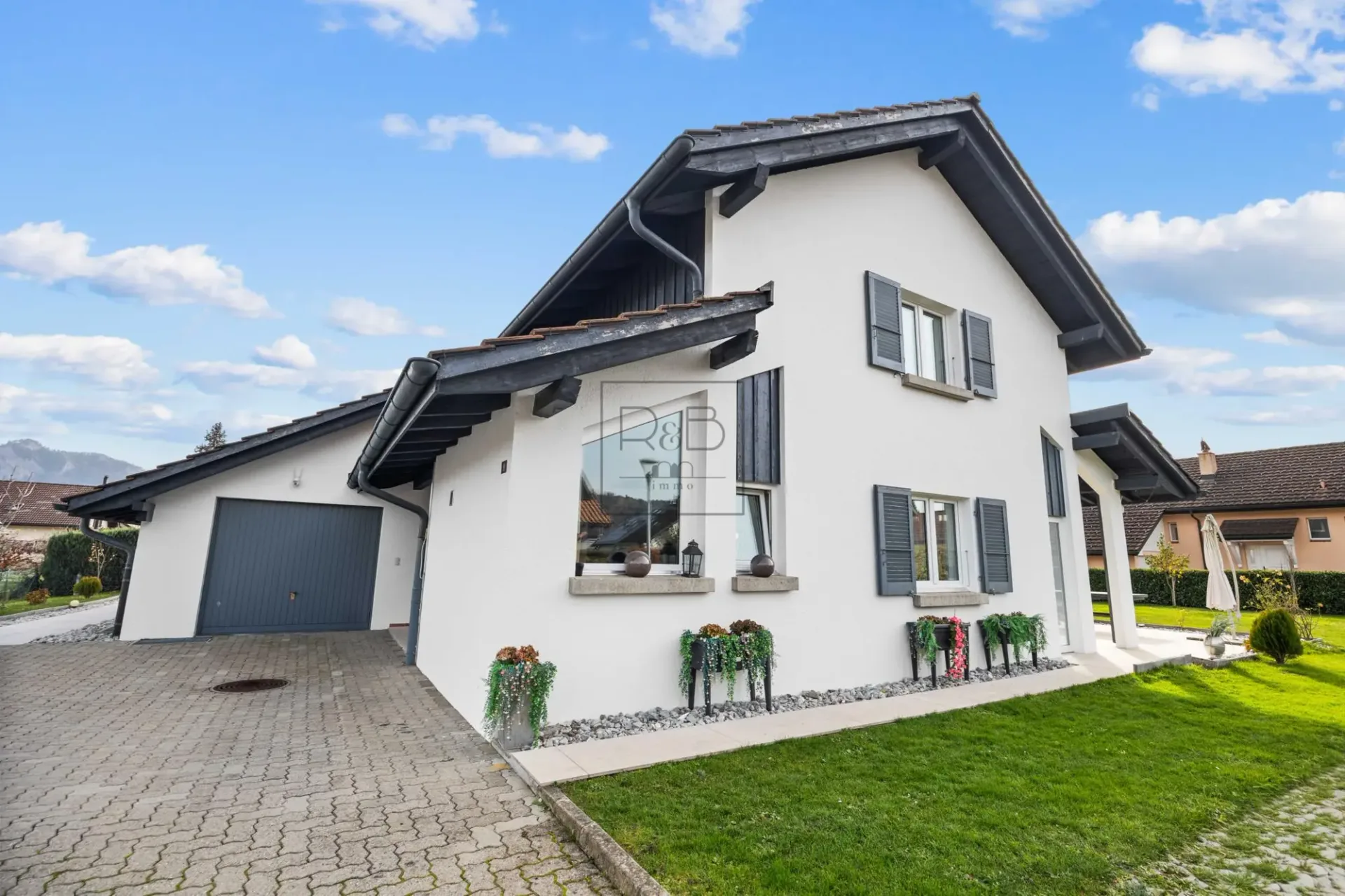 Prächtiges Haus mit zwei Wohnungen