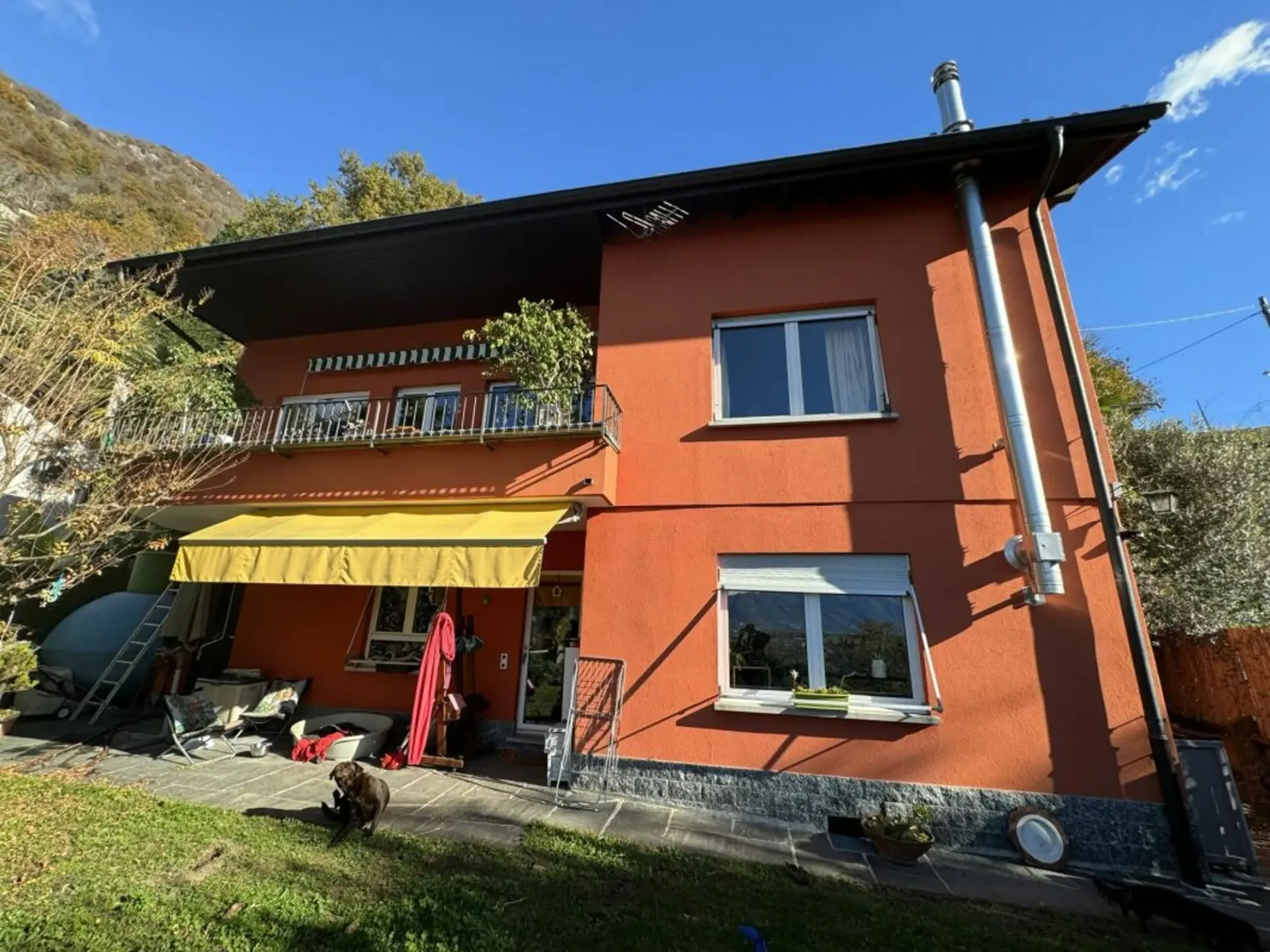 Bifamilienhaus mit großem Grünbereich