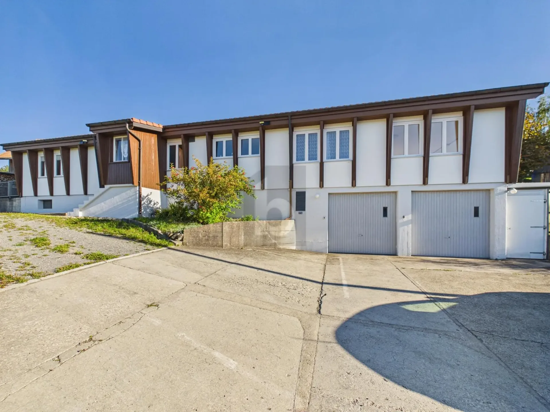 GROSSZÜGIG MIT GARTEN