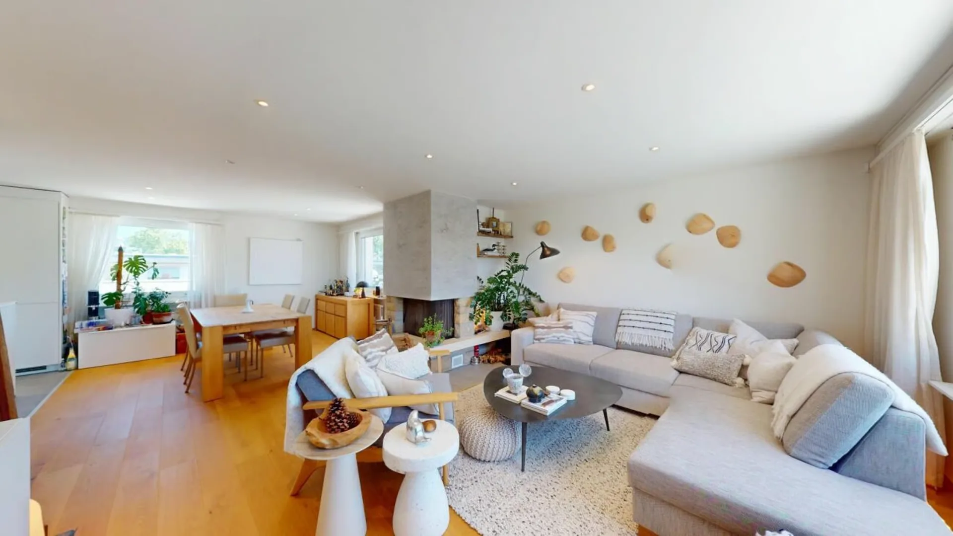 Modernisierte Attikawohnung mit traumhafter 360°-Terrasse