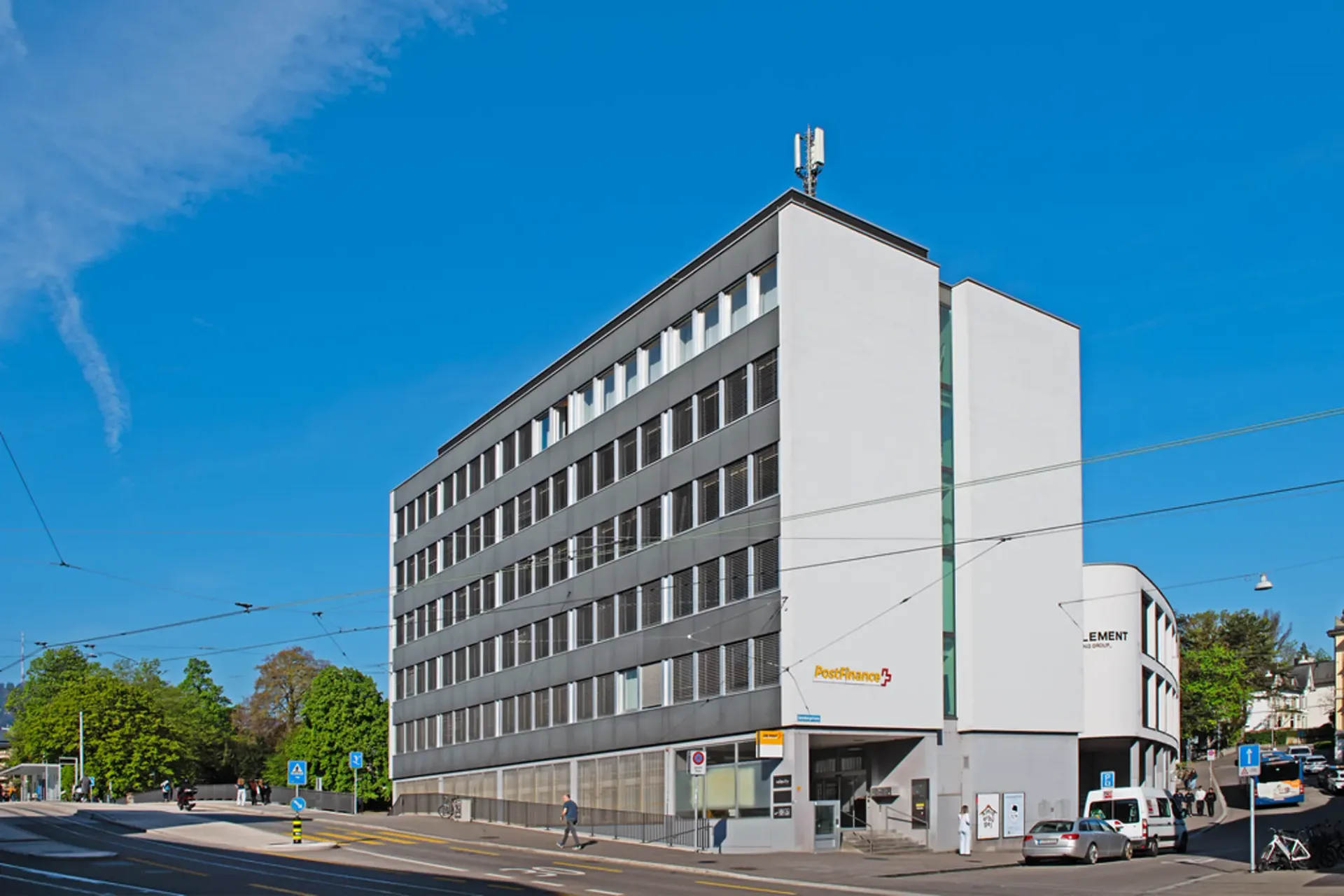 Grosser Lagerraum direkt beim Bahnhof Enge zum Mieten
