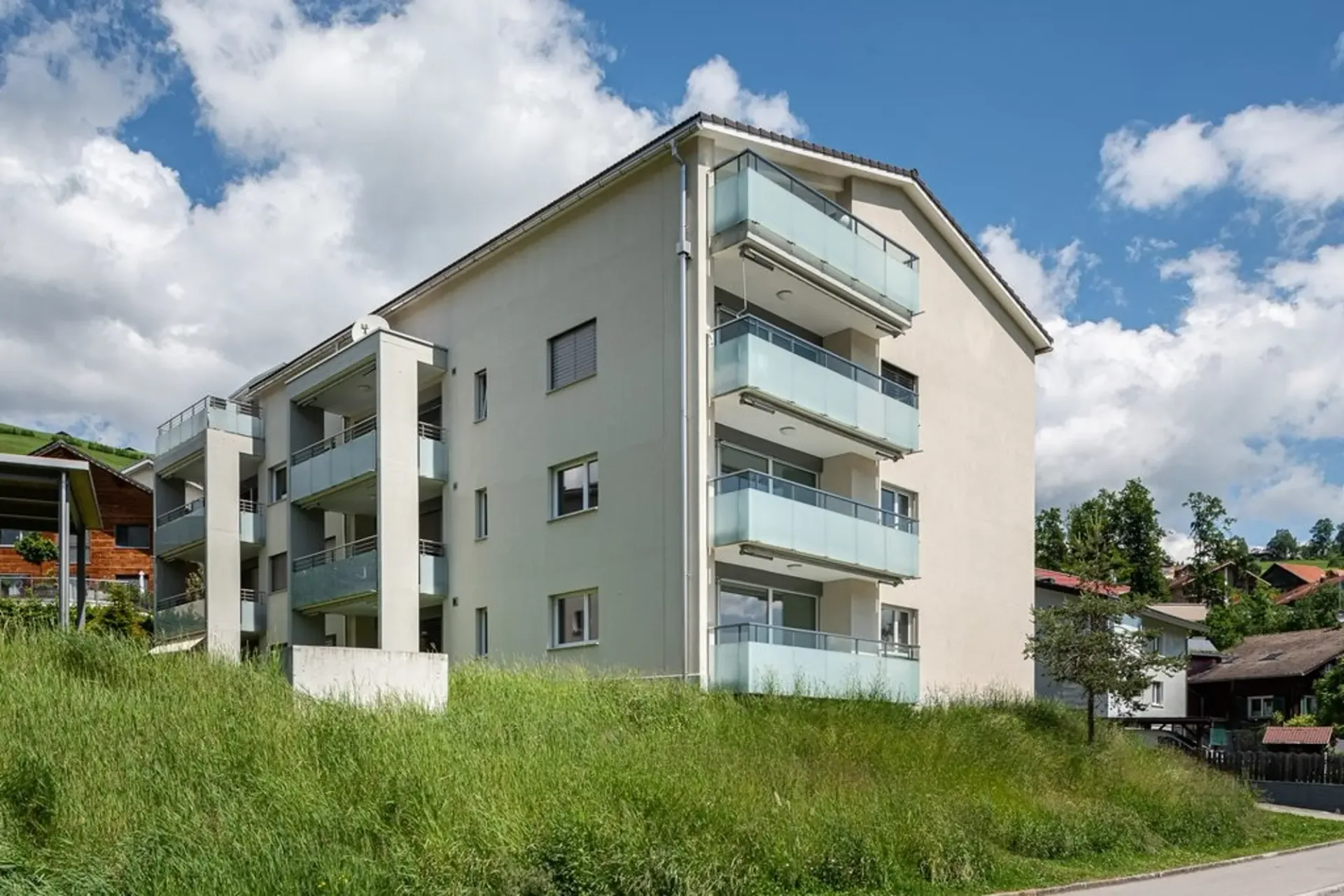 Charmante Dachwohnung sucht Bewohner