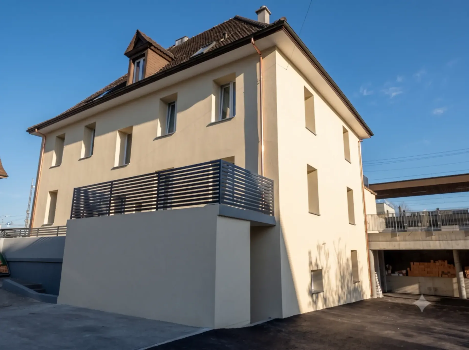 Attraente proprietà residenziale e commerciale in una posizione centrale