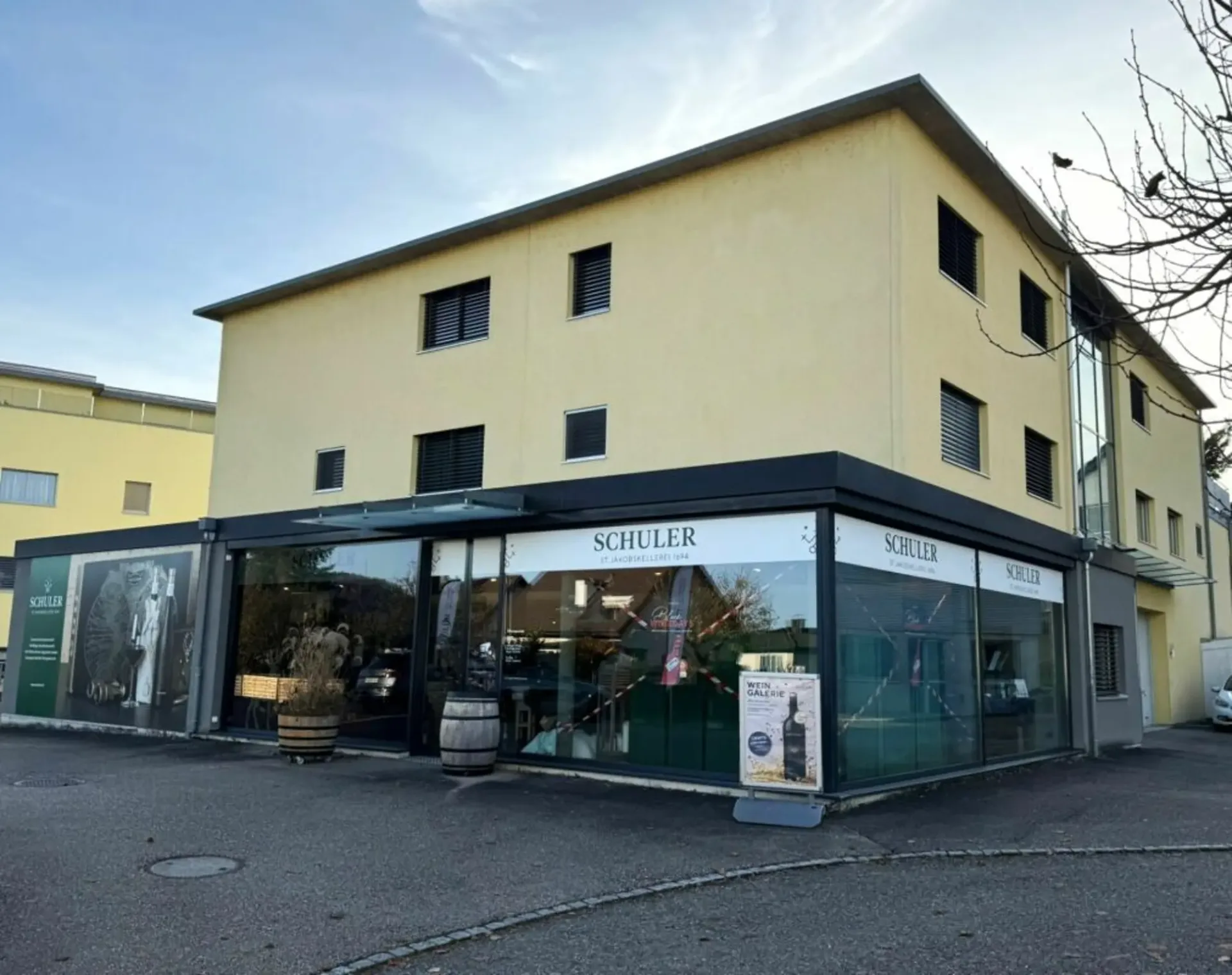 Modernes Gewerbeobjekt an sehr guter Lage vor den Toren Aarau's zu verkaufen